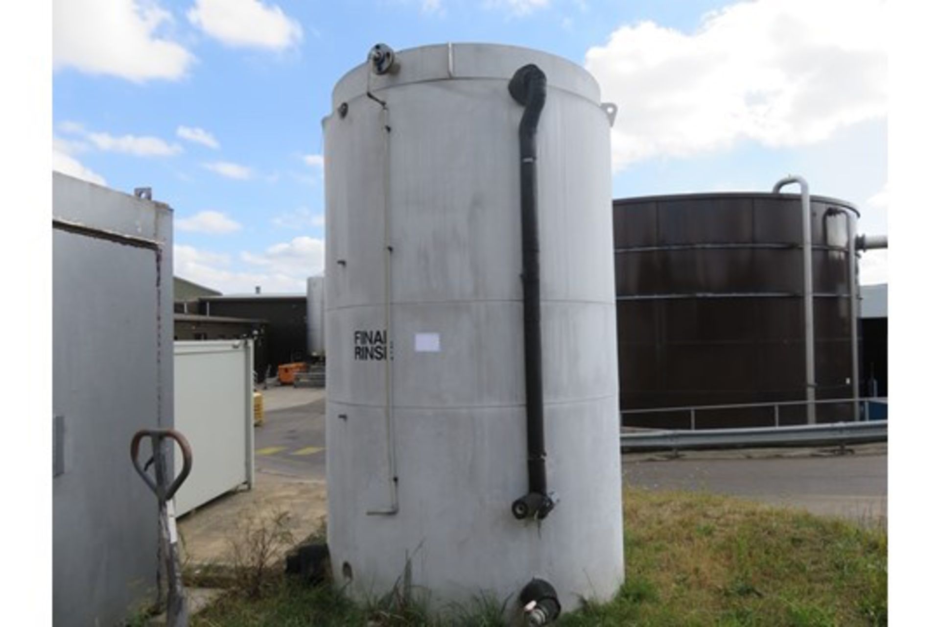 Tank 10,000 litre, plastic. Lift out £600. - Image 2 of 3