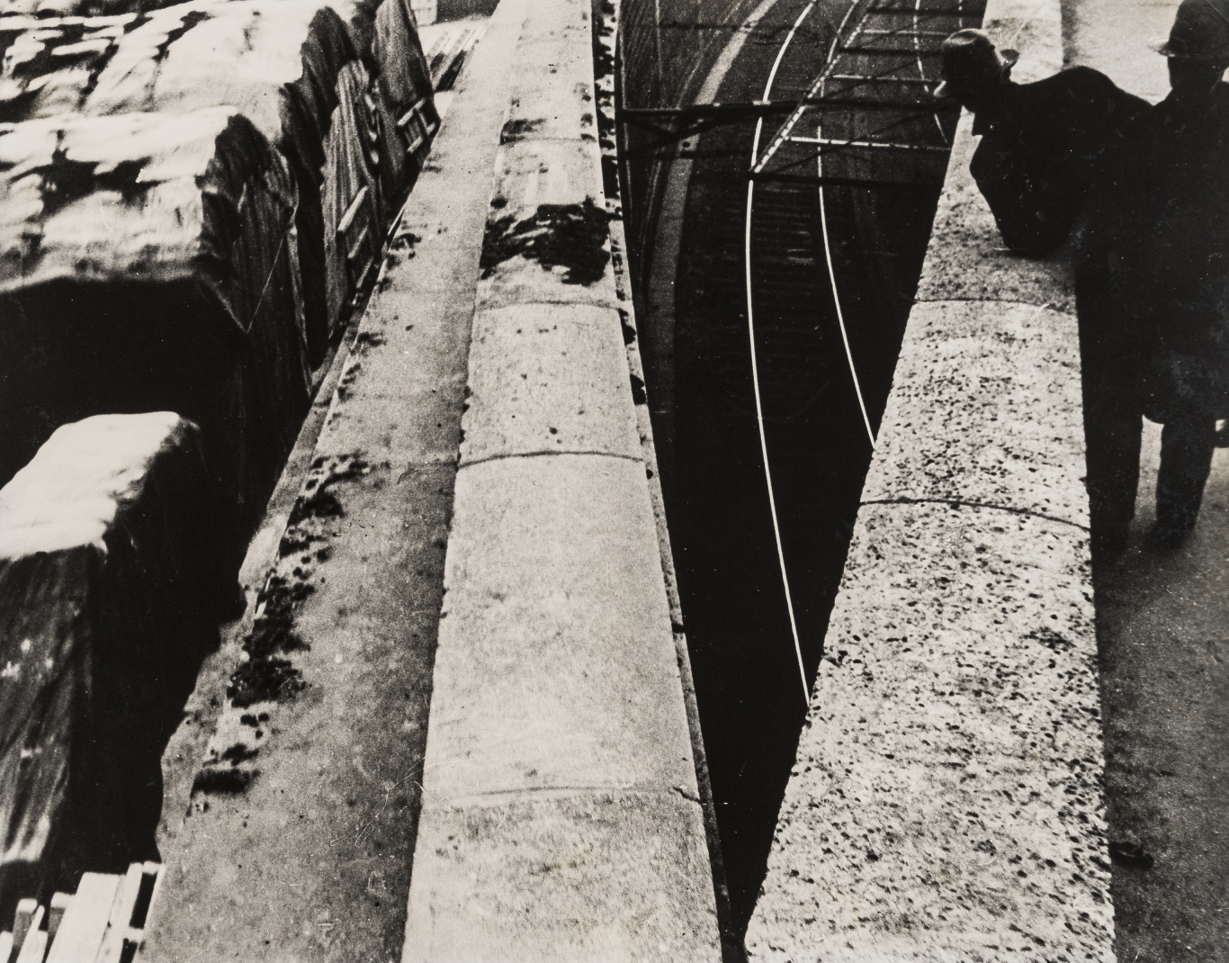 Henri Cartier-Bresson (1908-2004) Quai St. Bernard, Paris, ca.1932