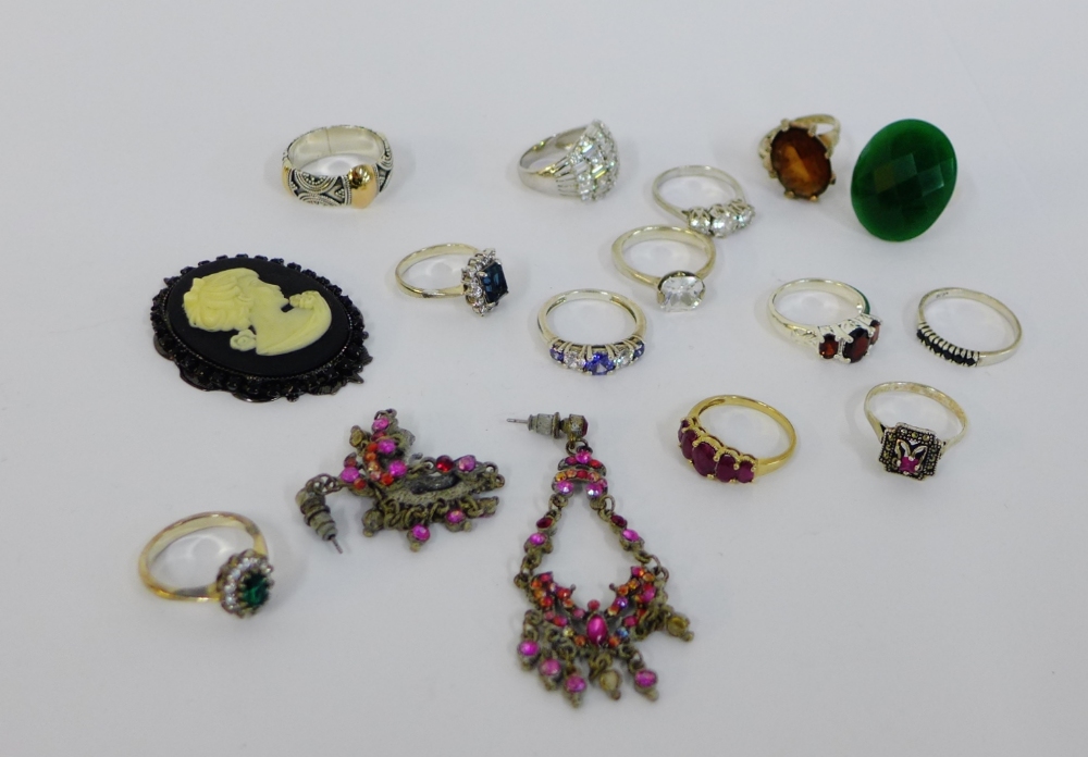 A quantity of silver gemset dress rings together with a costume jewellery Cameo brooch (a lot)