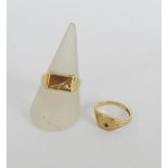 Two Gents 9 carat gold rings (2)