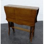 Small mahogany Sutherland table