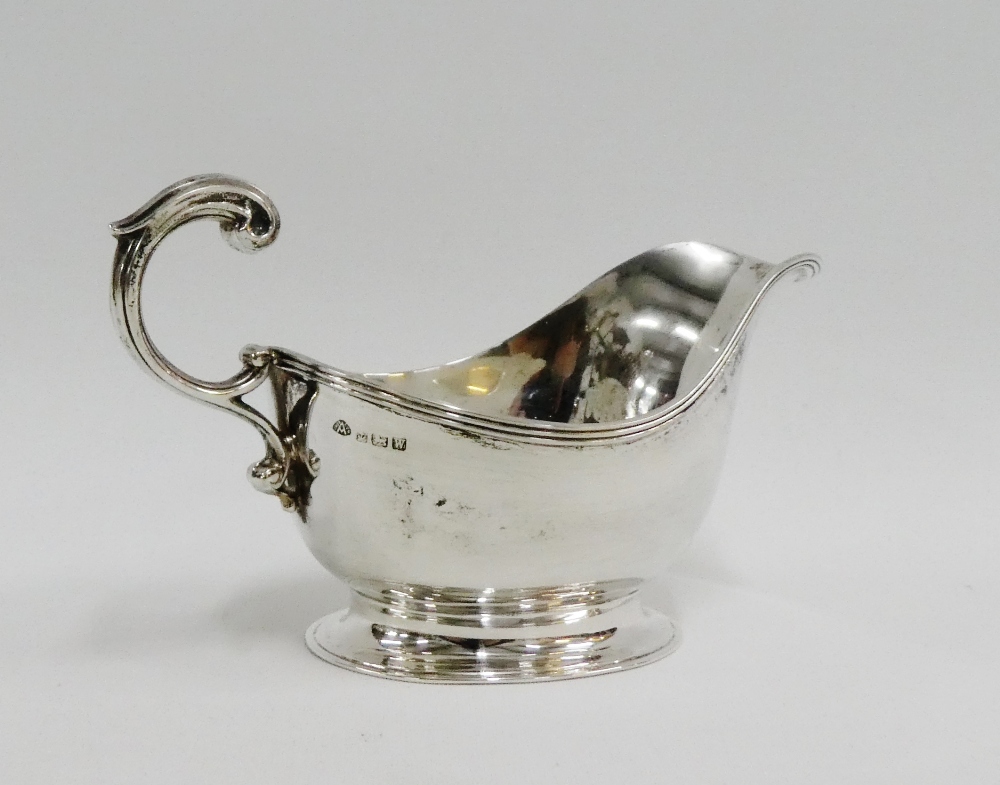 George VI silver sauce boat, Adie Brothers, Birmingham 1946