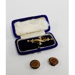 9 carat gold seed pearl brooch together with a pair of yellow metal shirt studs (2)