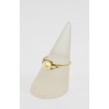 9 carat gold and cultured pearl dress ring, UK ring size Q