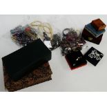 Quantity of costume jewellery and jewellery boxes (a lot)