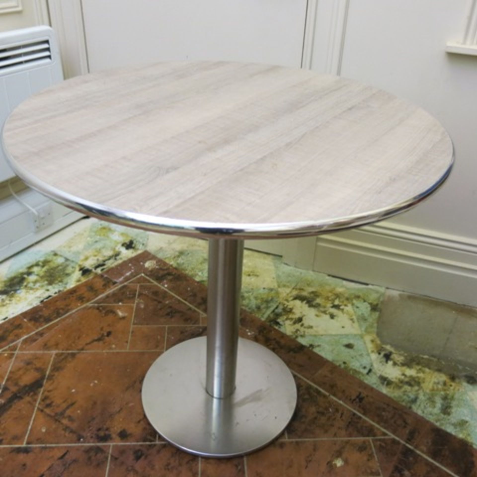 5 x Café/Bistro Circular Tables on Metal Bases, Size (H)75cm x (Dia)80cm