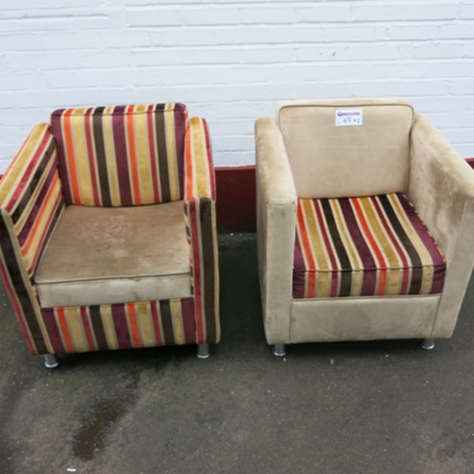 2 x Armchairs Upholstered in Multi-coloured Fabric on Metal Legs - Image 6 of 10