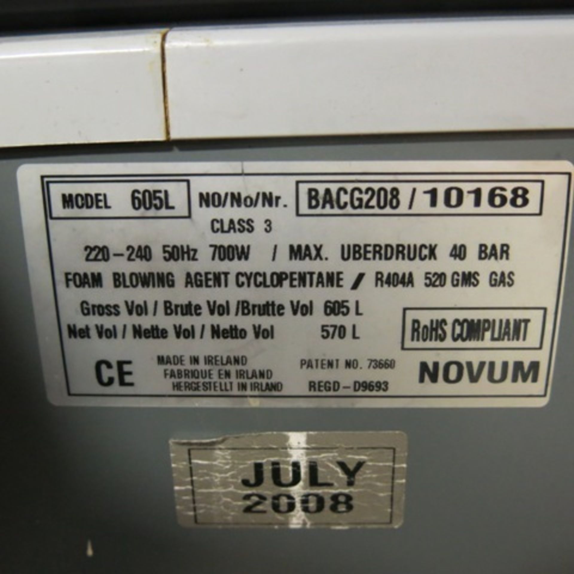 Novum Curved Top Display Chest Freezer. Model 605L, S/N BACG208/10168. Size (H)93cm x (W)170cm x ( - Image 5 of 5