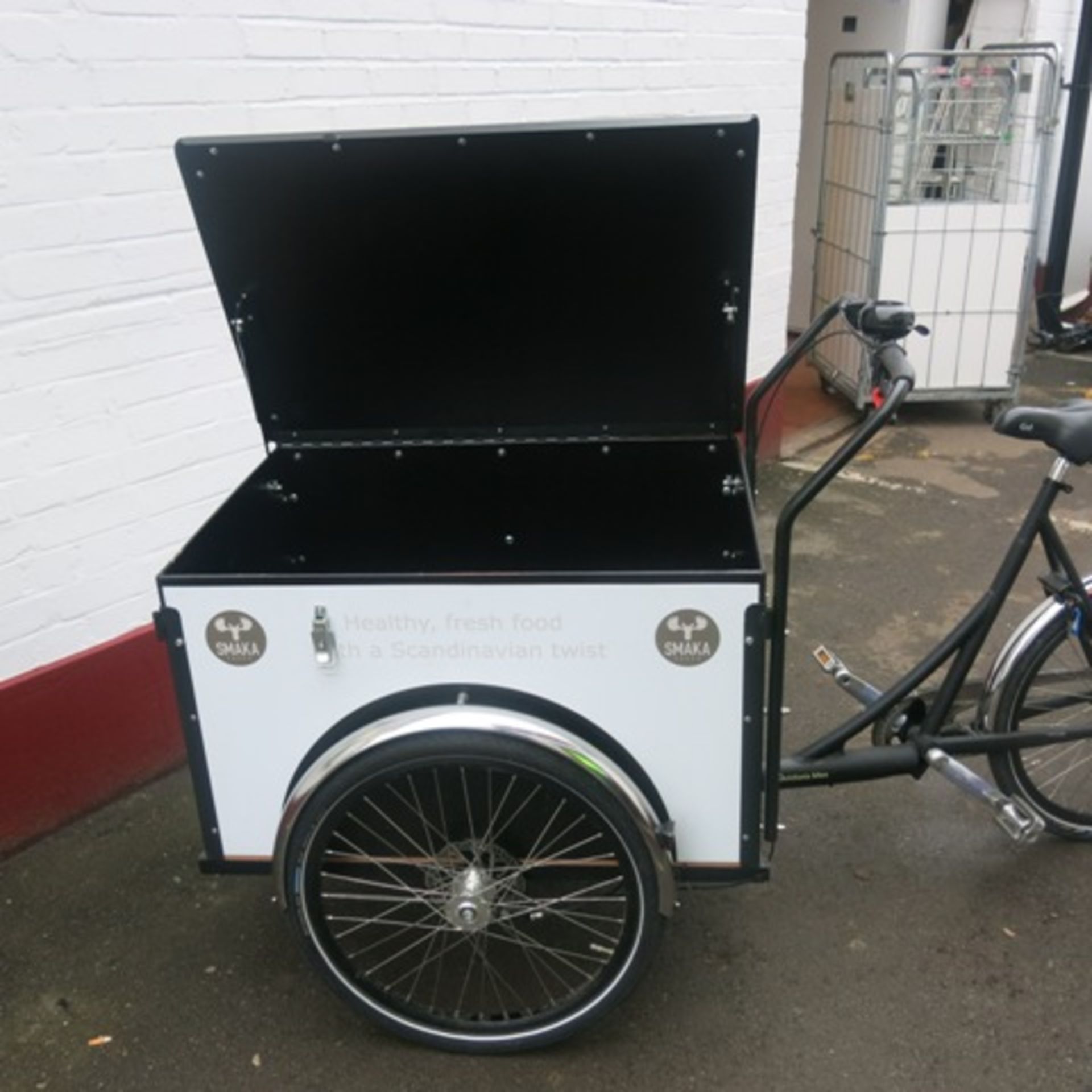 Christiania Bikes P-Box 3 Wheel Tricycle Cargo Delivery Bike in Matt Black Coating. Comes with Nexus - Image 15 of 20