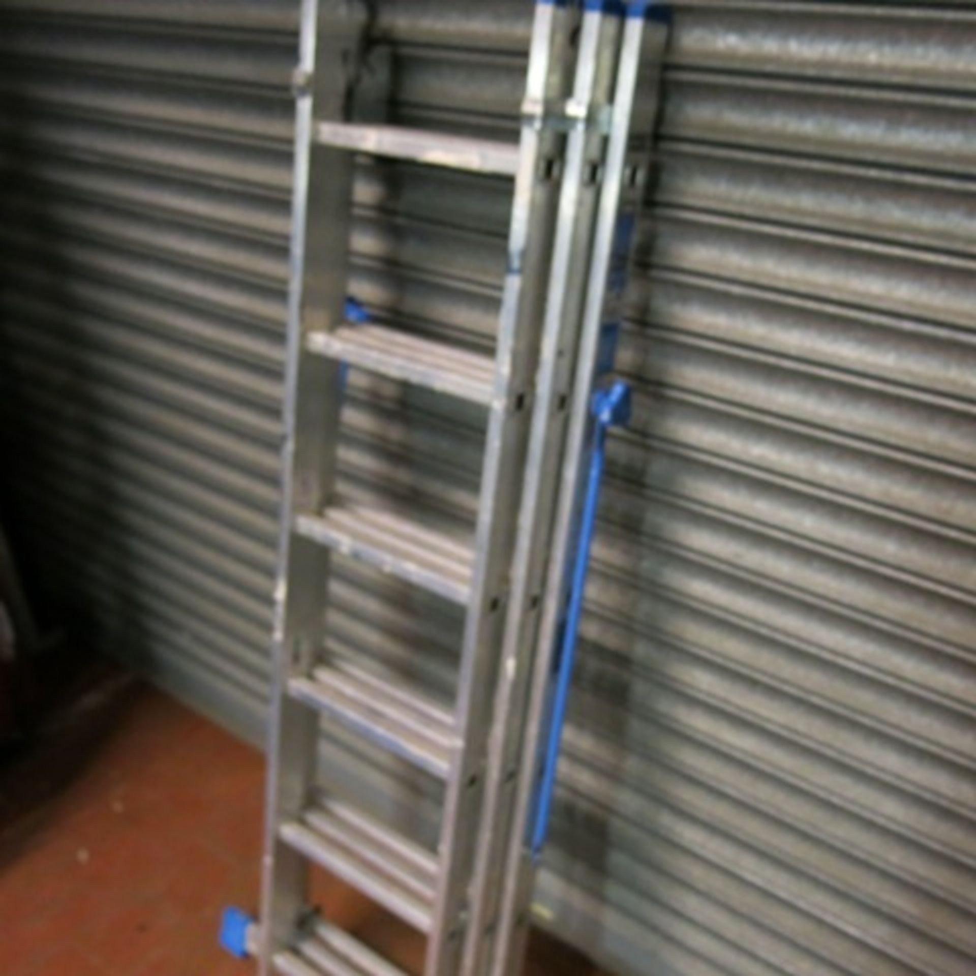 Mac Allister Triple Extension Combination Ladder - Image 2 of 4