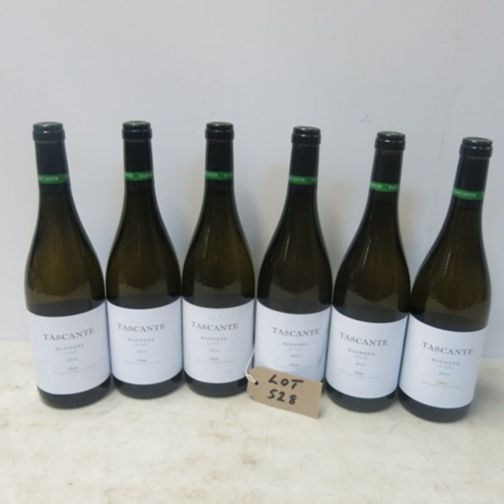 6 x Bottles of Tascante Buonora Carricante White Wine, Year 2013. Total RRP £120.00