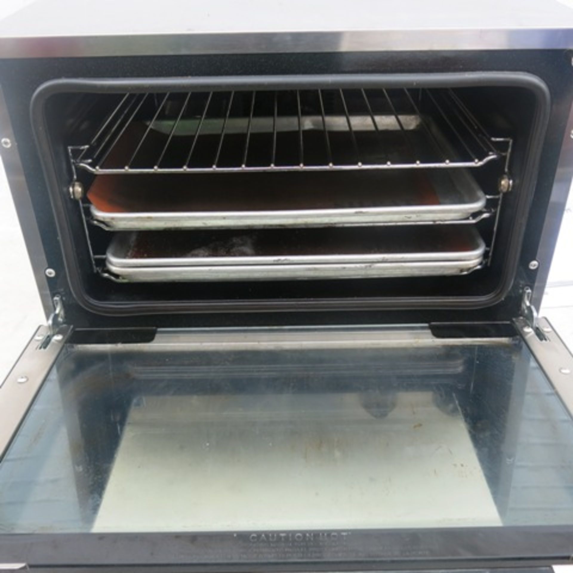 Moffat Counter Top Turbo Fan Convection Oven, Model E22M3. Comes with 3 Trays - Image 4 of 7