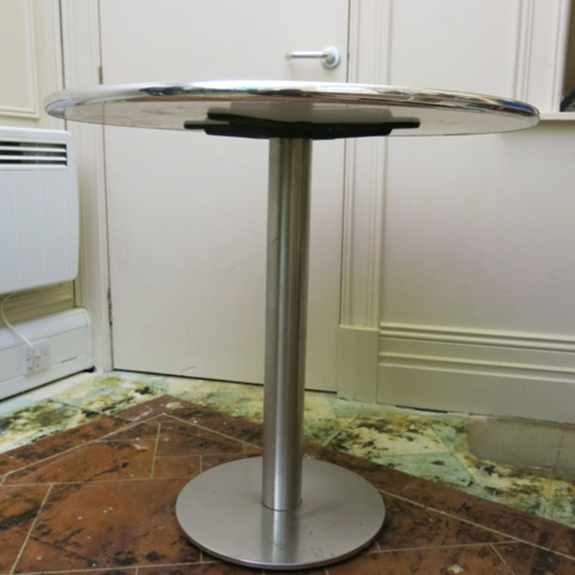 5 x Café/Bistro Circular Tables on Metal Bases, Size (H)75cm x (Dia)80cm - Image 2 of 2