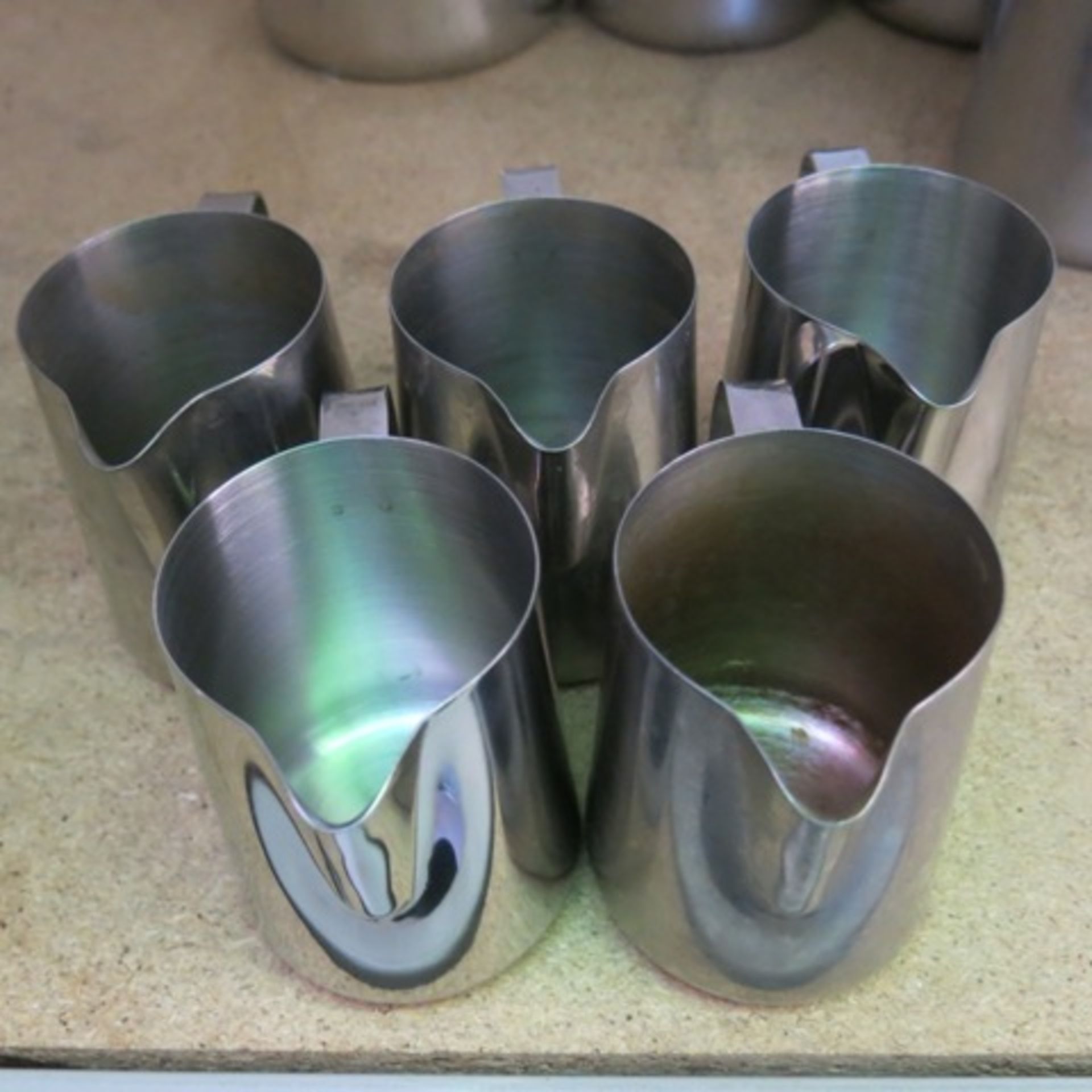 13 x Assorted Sized Stainless Steel Milk Jugs - Image 4 of 5