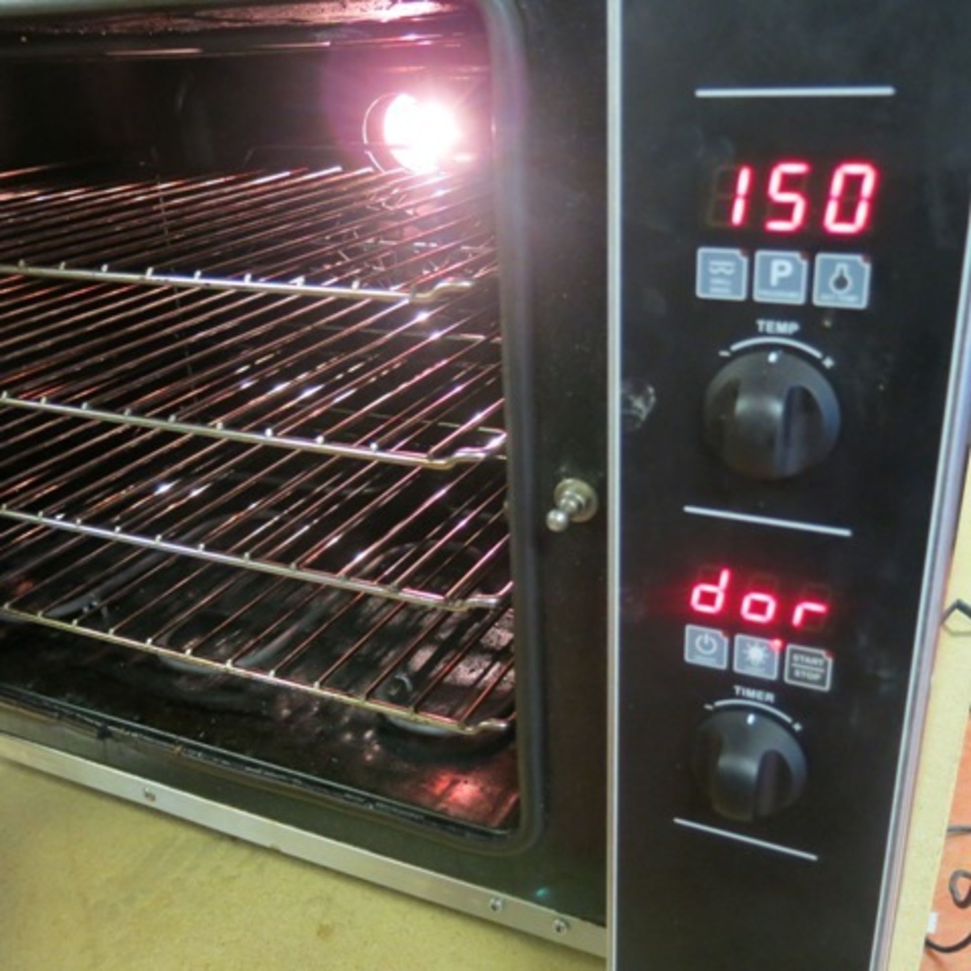 Blue Seal Turbo Digital Electric Convection Oven. Model E31D4. Size (H) 63 x (W) 81 x (D) 70cm - Image 3 of 6