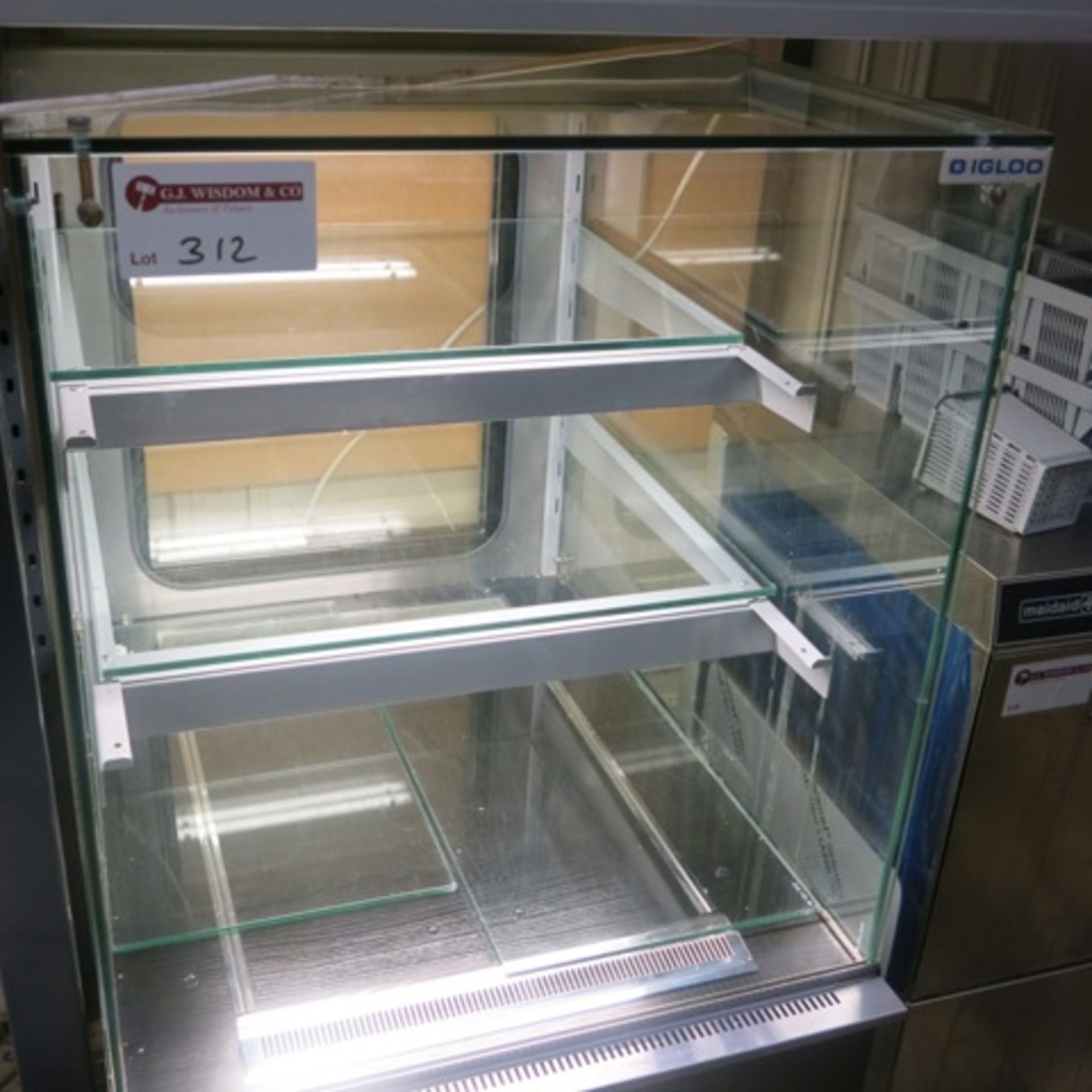 Igloo Refrigerated Glass Display Cabinet with 2 Glass Shelves, Model Gastroline Cube 0.6W. Size (H)