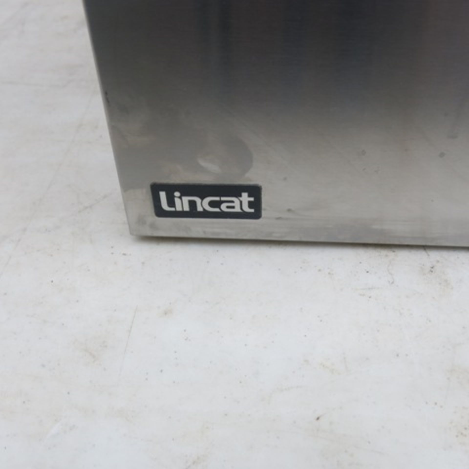 Lincat Counter Top Electric Bain Marie, Model LRB2W. Comes with 2 Round Pots - Image 2 of 6