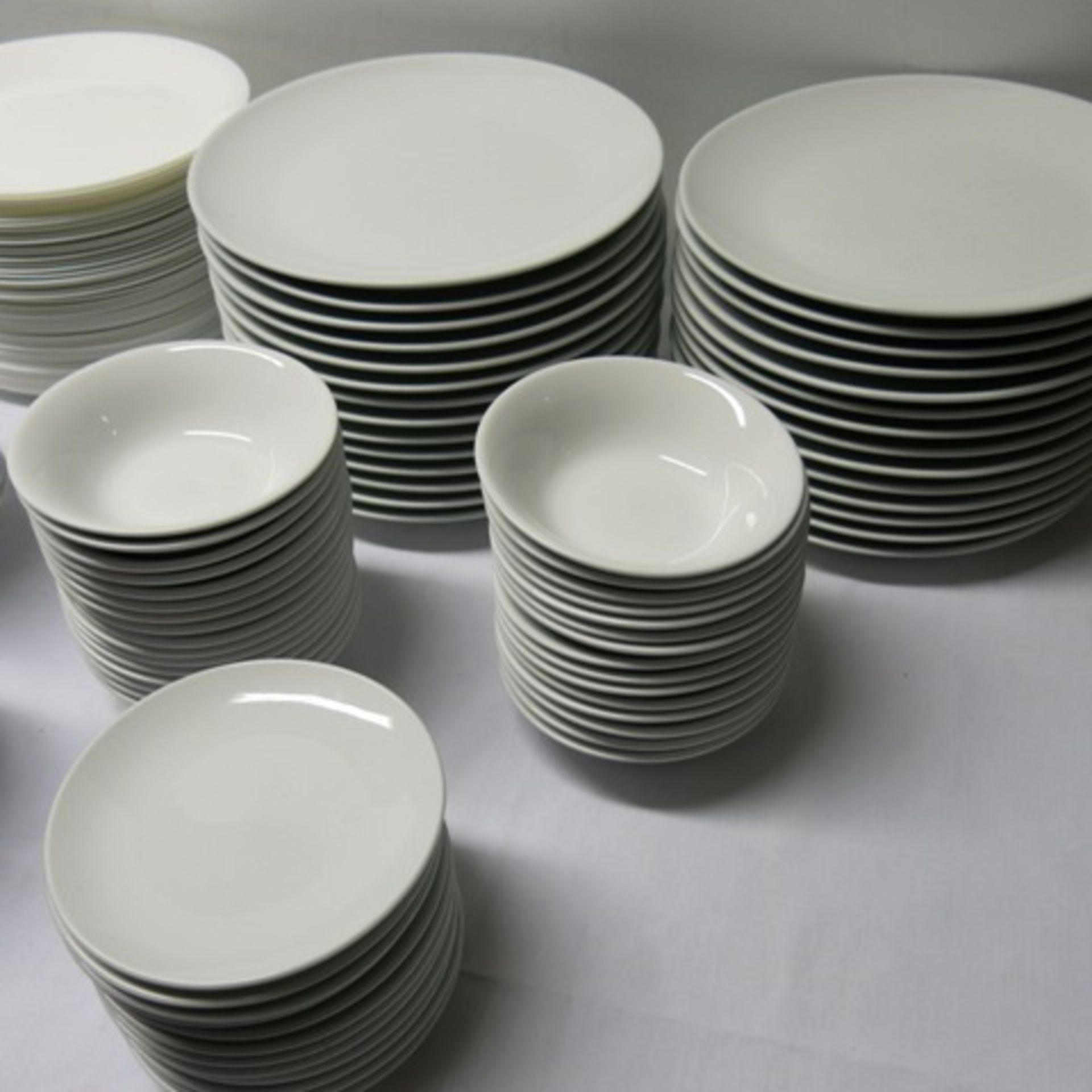 Large Quantity of Assorted Olympia, Athena & Other Dinnerware to Include: 28 x 11" Plates, 22 x - Image 5 of 9