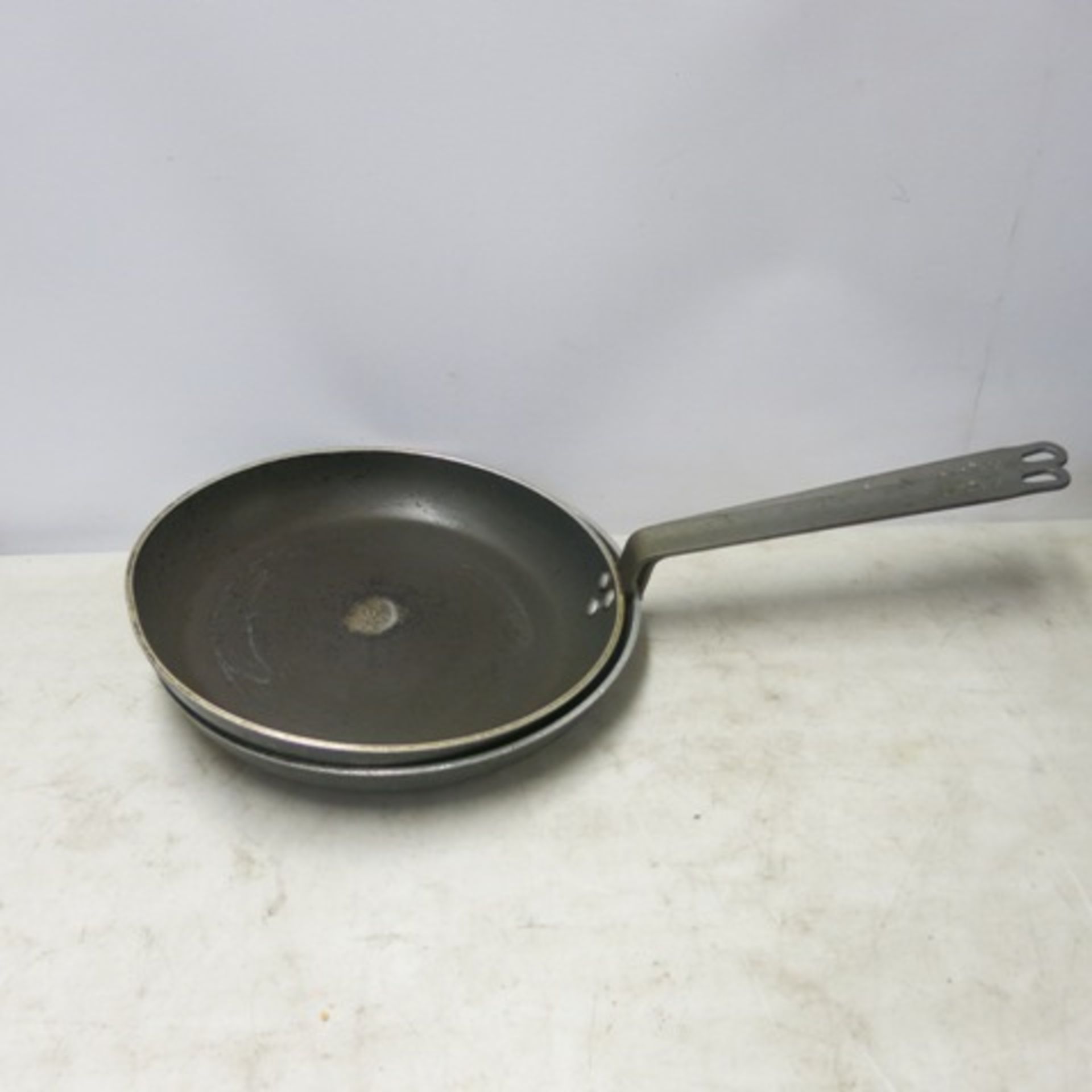 19 x Vogue Frying Pans/Skillet to Include: 2 x14", 2 x 12", 2 x 11", 2 x 10.5", 4 x 10", 4 x 9", 2 x - Bild 10 aus 11