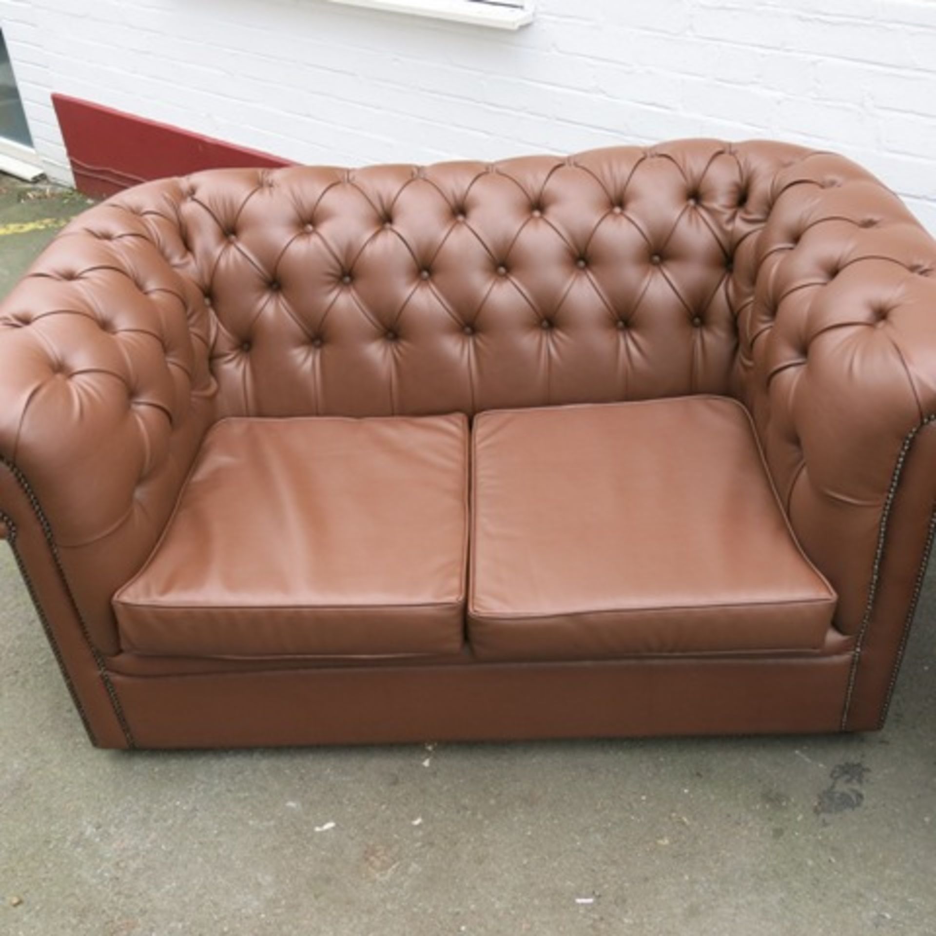 2 x Warings Furniture Chesterfield Style 2 Seater Sofas in Brown Faux Leather, Size (H)80cm x (D) - Image 4 of 6