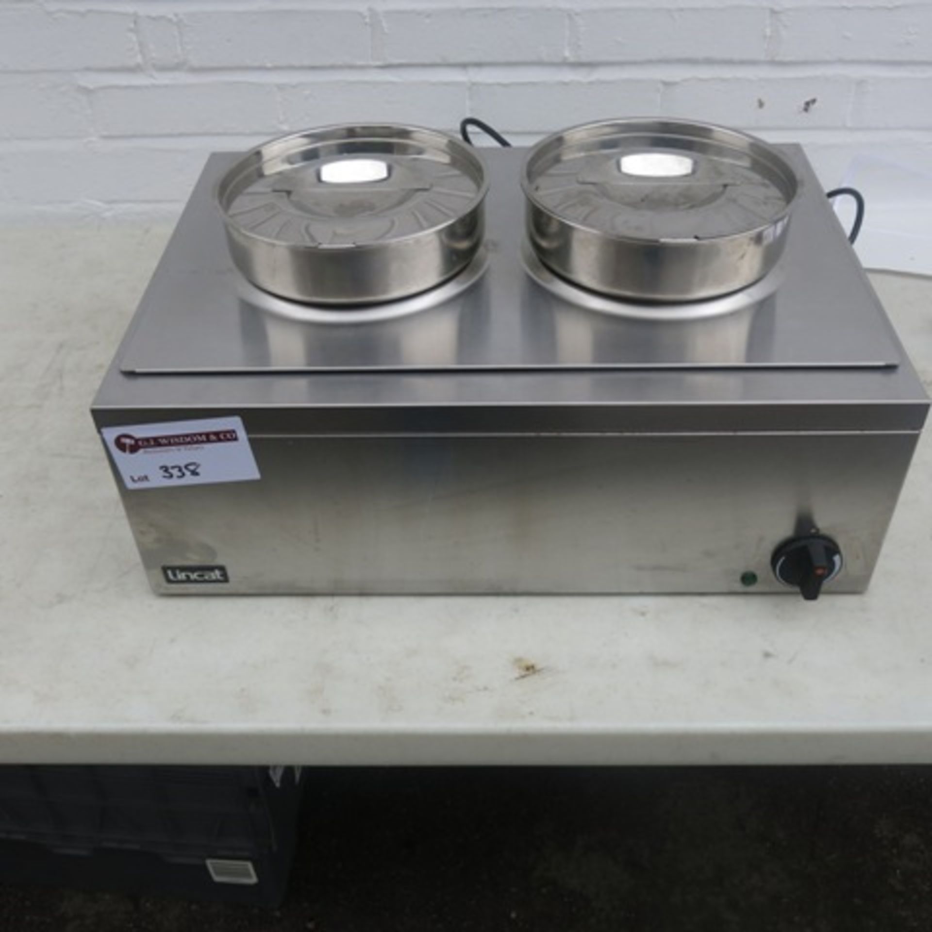 Lincat Counter Top Electric Bain Marie, Model LRB2W. Comes with 2 Round Pots