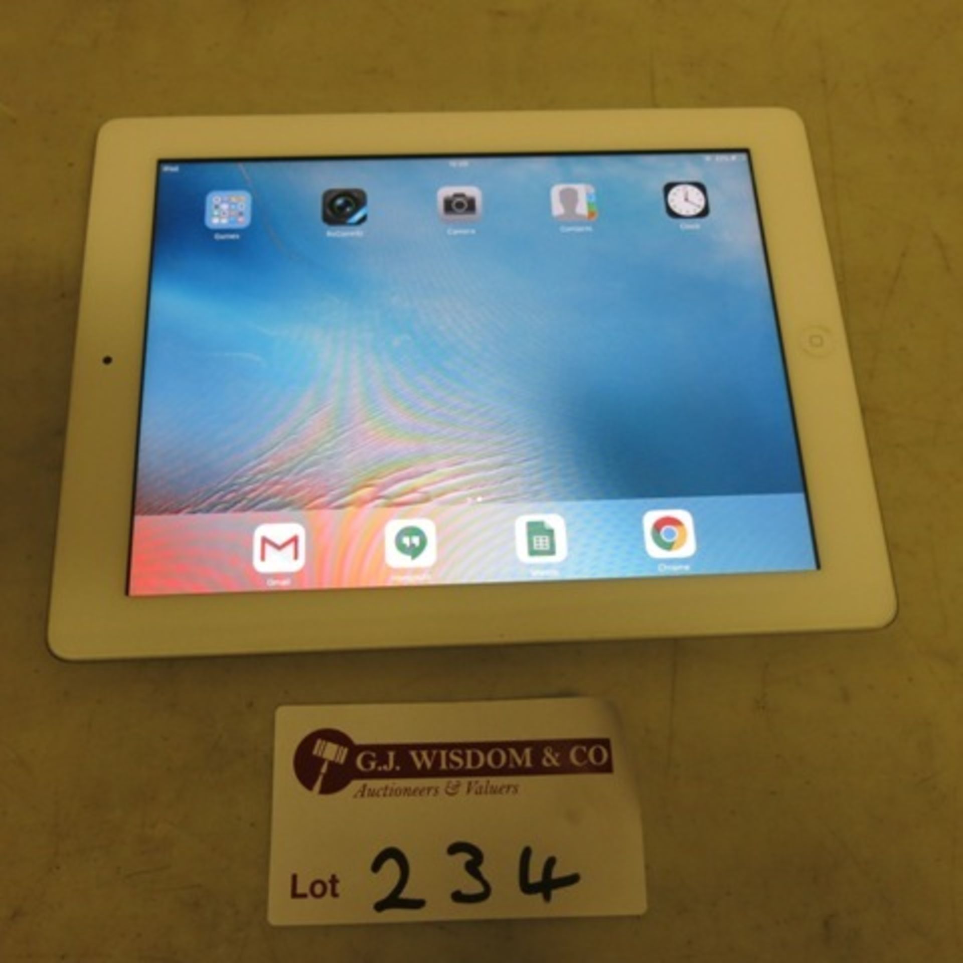 Apple iPad Model A1395, 16GB with Charger