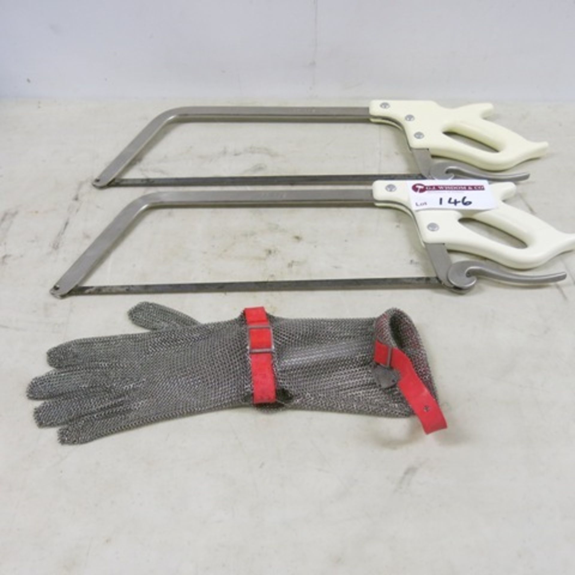 2 x Kamlock 17.5" Stainless Steel Butchery Saw & 1 x Euroflex Standard Wire Mesh Safety Glove