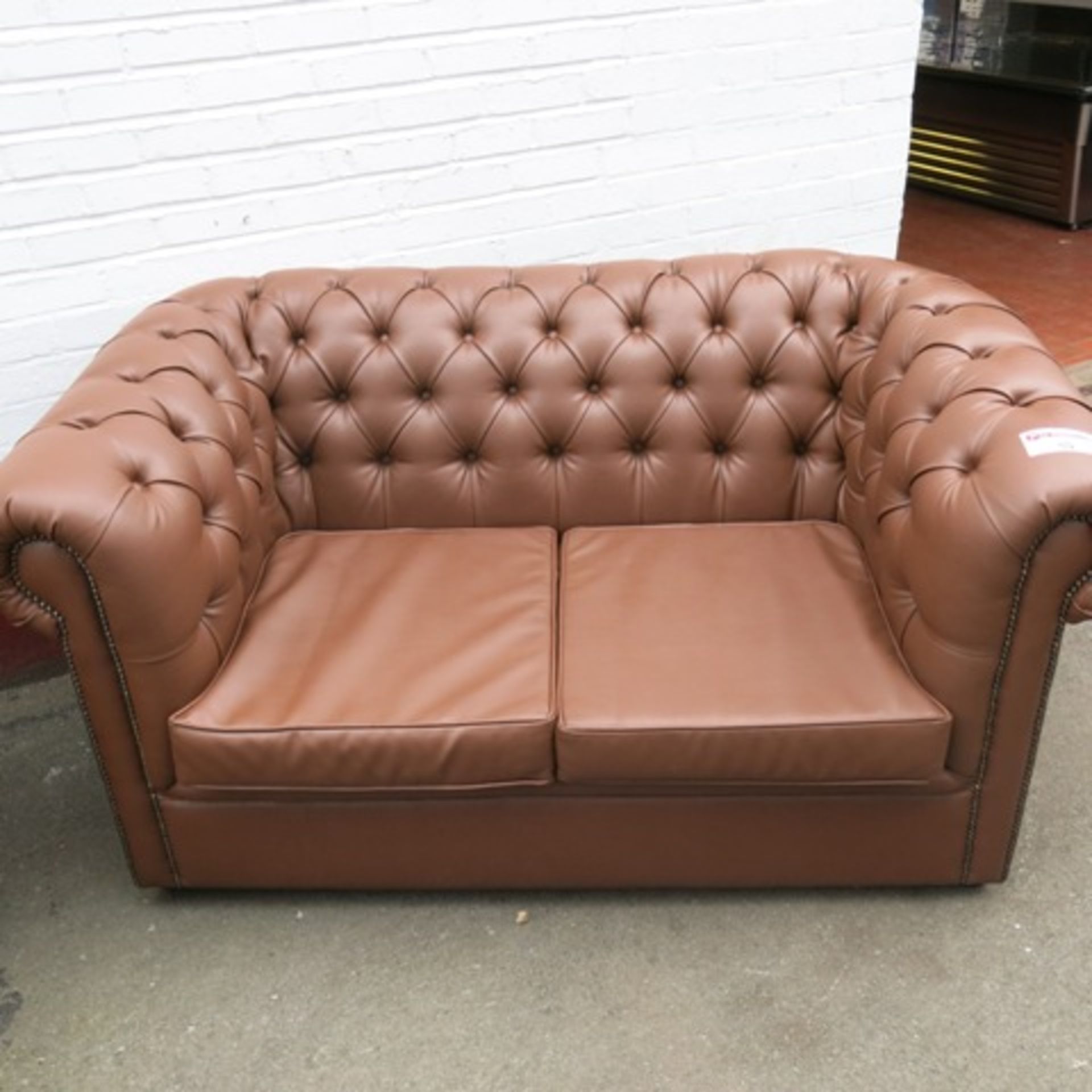 2 x Warings Furniture Chesterfield Style 2 Seater Sofas in Brown Faux Leather, Size (H)80cm x (D) - Image 3 of 6