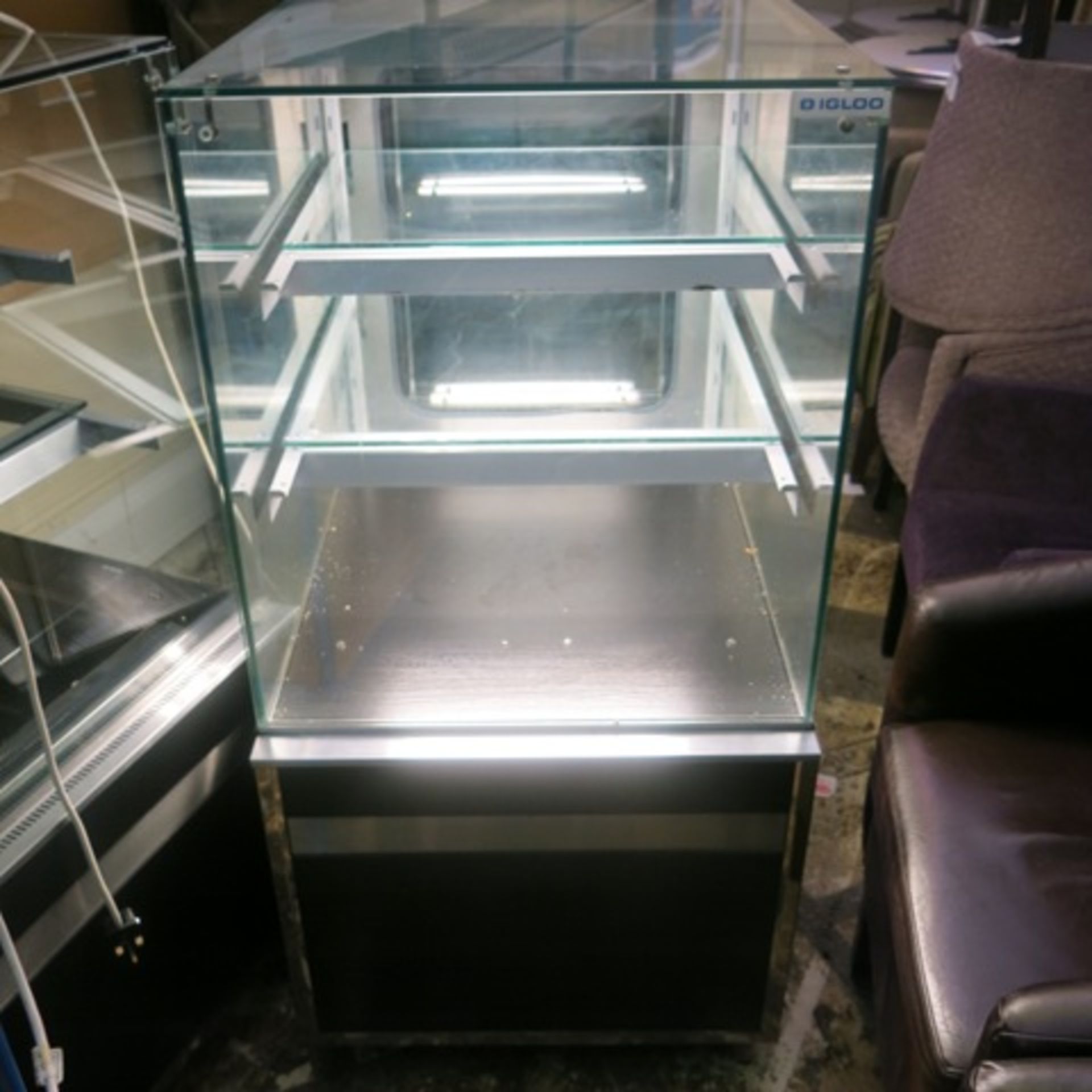 Igloo Refrigerated Glass Display Cabinet with Rear Door & 2 Glass Shelves, Model Gastroline Cube 0. - Image 3 of 7