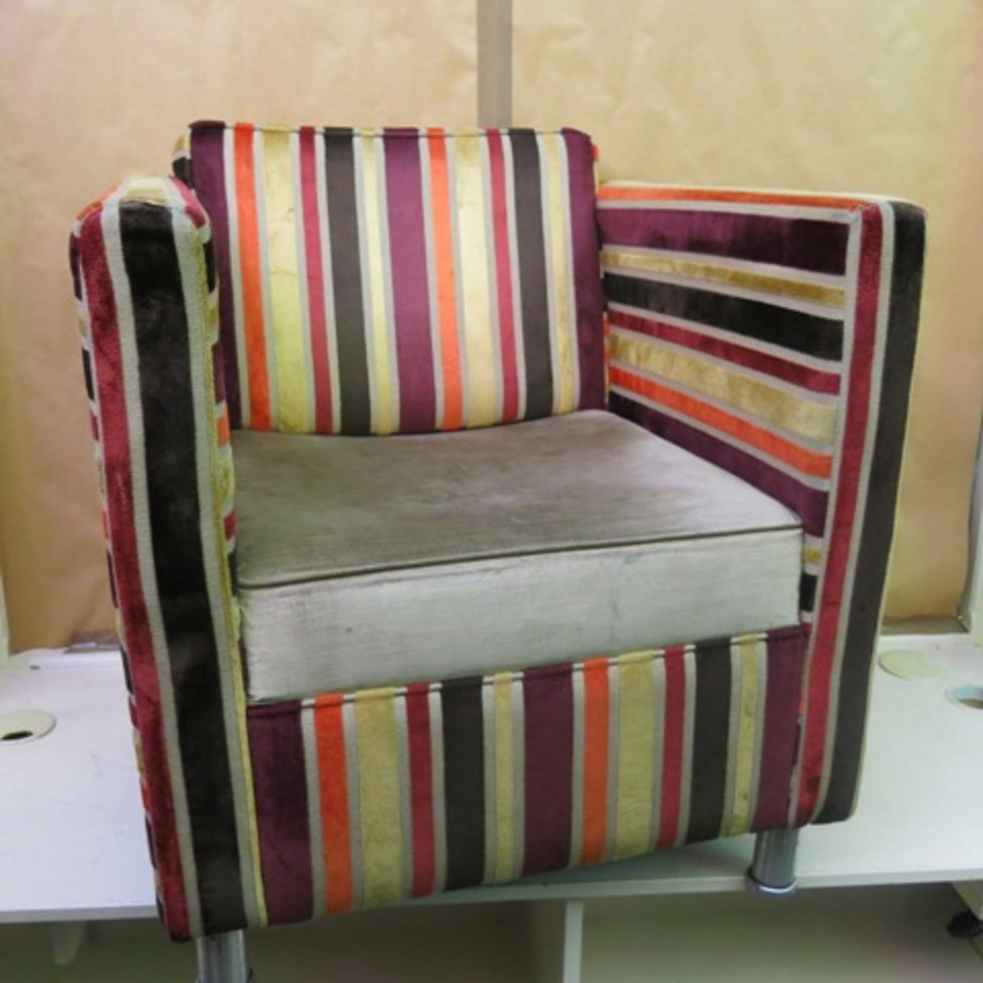 2 x Armchairs Upholstered in Multi-coloured Fabric on Metal Legs - Image 7 of 10