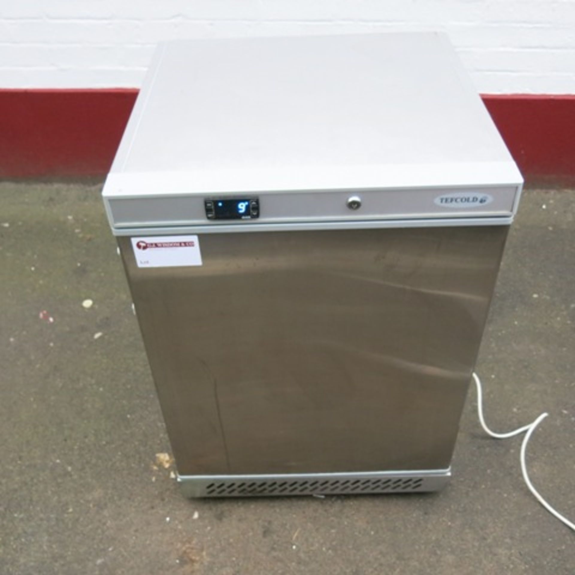 Tefcold Under Counter Chiller, Model UR200S, Year 2016, Size (H)80 x (D)58 x (W)60cm. Comes with Key - Image 4 of 6