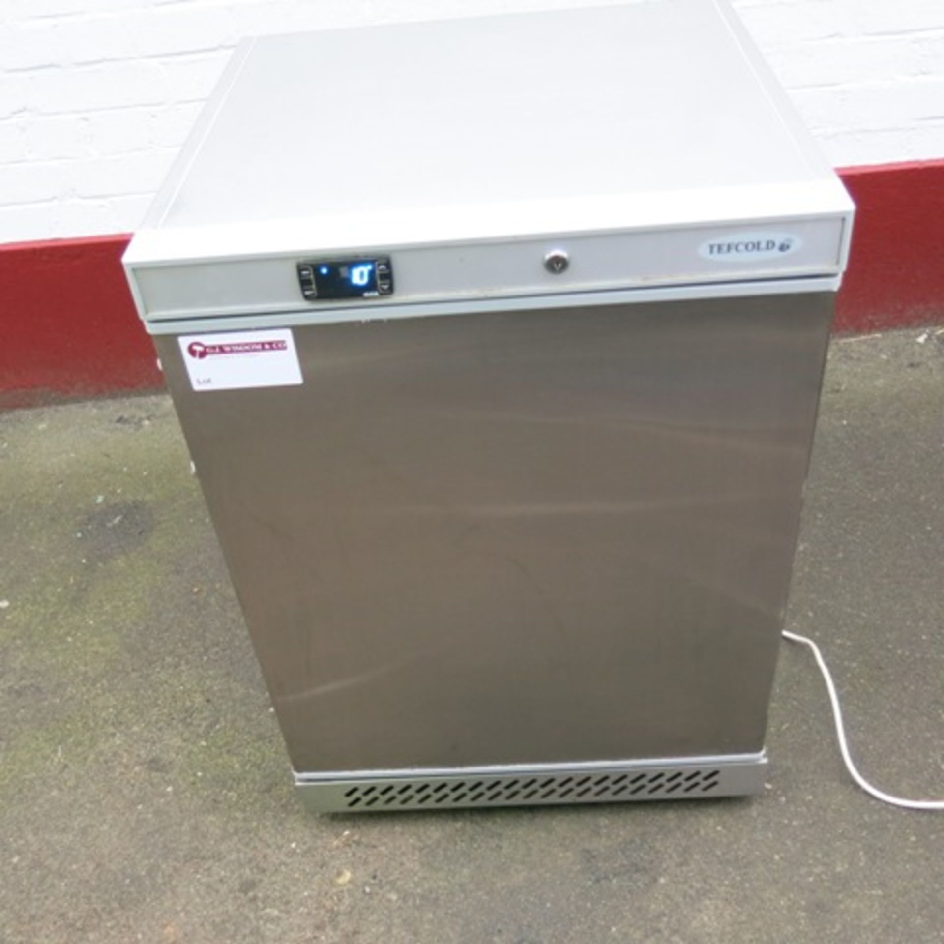 Tefcold Under Counter Chiller, Model UR200S, Year 2016, Size (H)80 x (D)58 x (W)60cm. Comes with Key