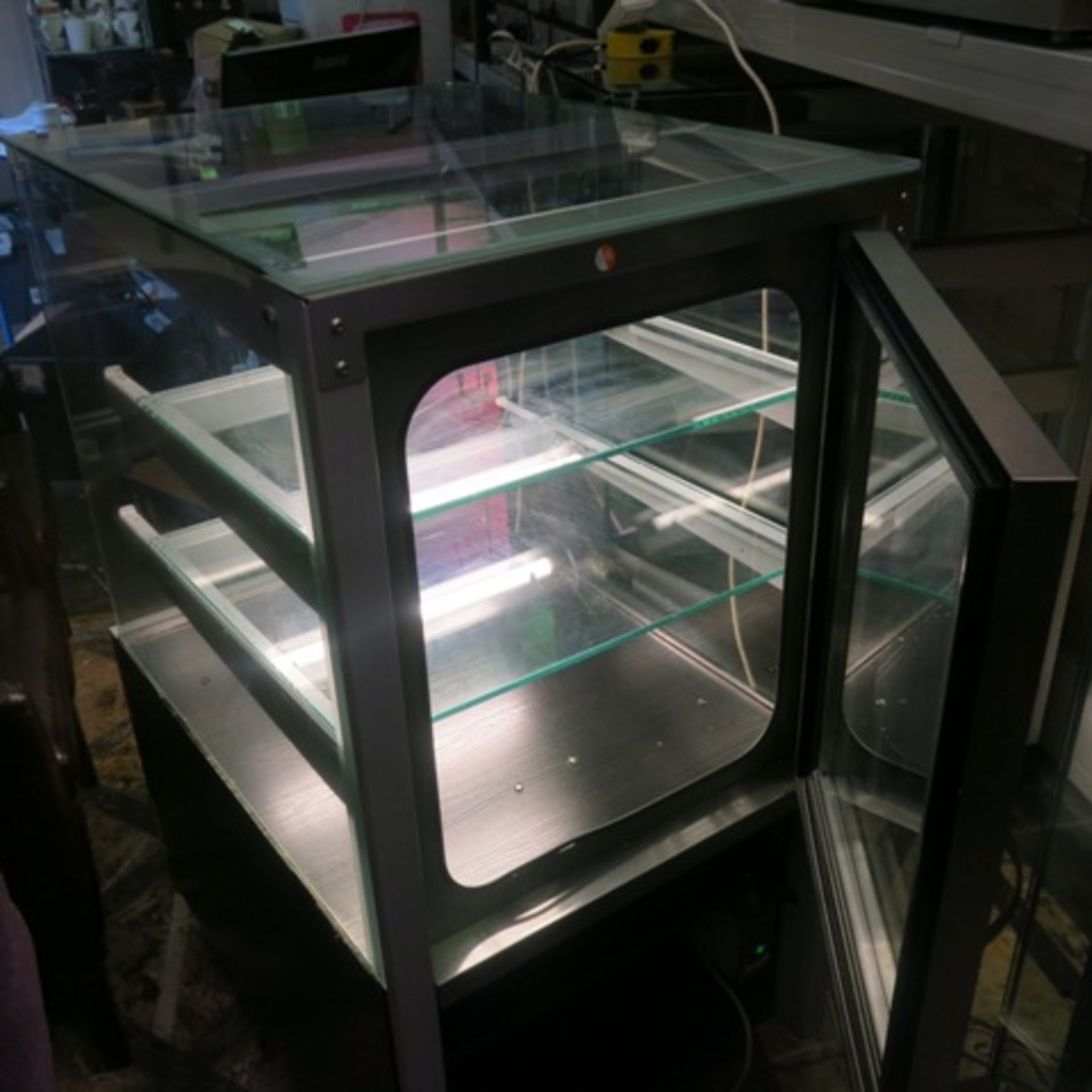 Igloo Refrigerated Glass Display Cabinet with 2 Glass Shelves, Model Gastroline Cube 0.6W. Size (H) - Image 7 of 10