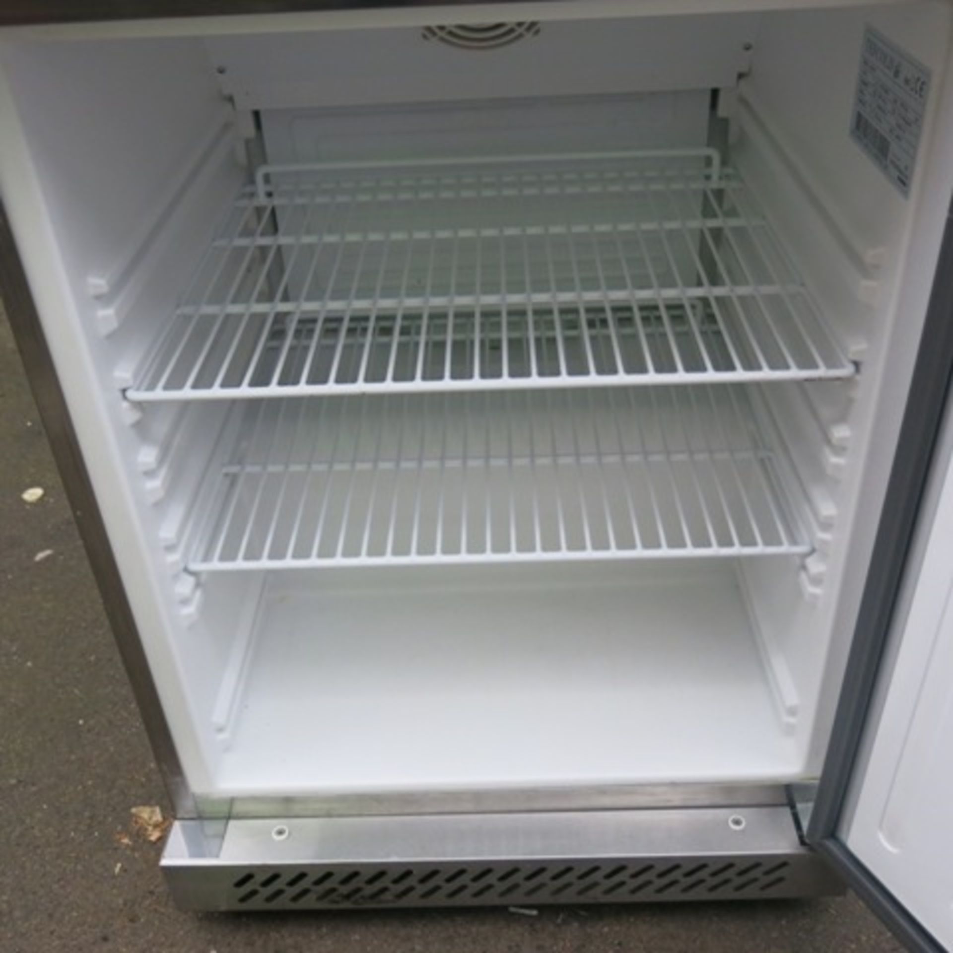 Tefcold Under Counter Chiller, Model UR200S, Year 2016, Size (H)80 x (D)58 x (W)60cm. Comes with Key - Image 6 of 6