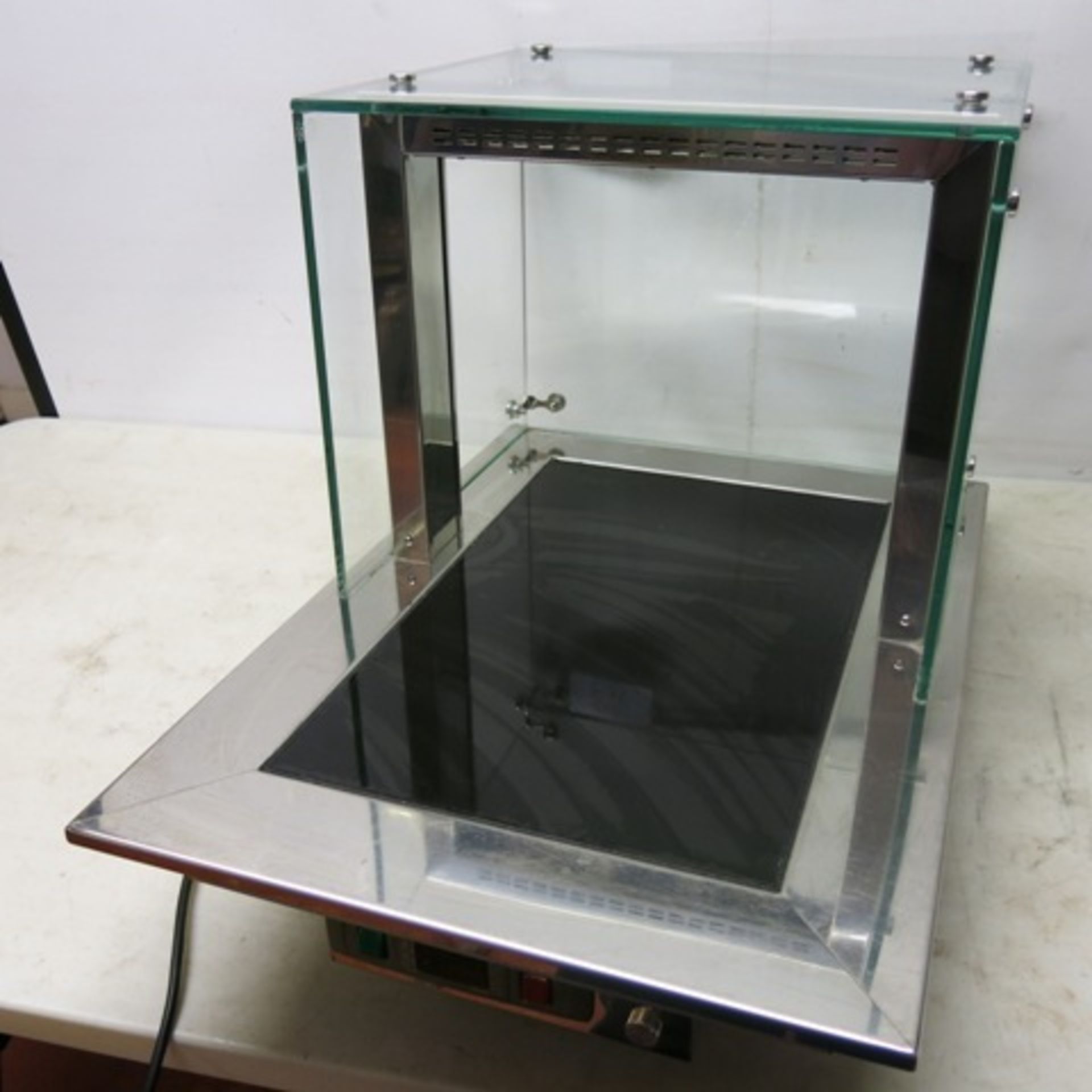 Cafecounters Heated Cerran Drop-In Hotplate in Glass Display Surround with Digital Display, Model - Image 7 of 7