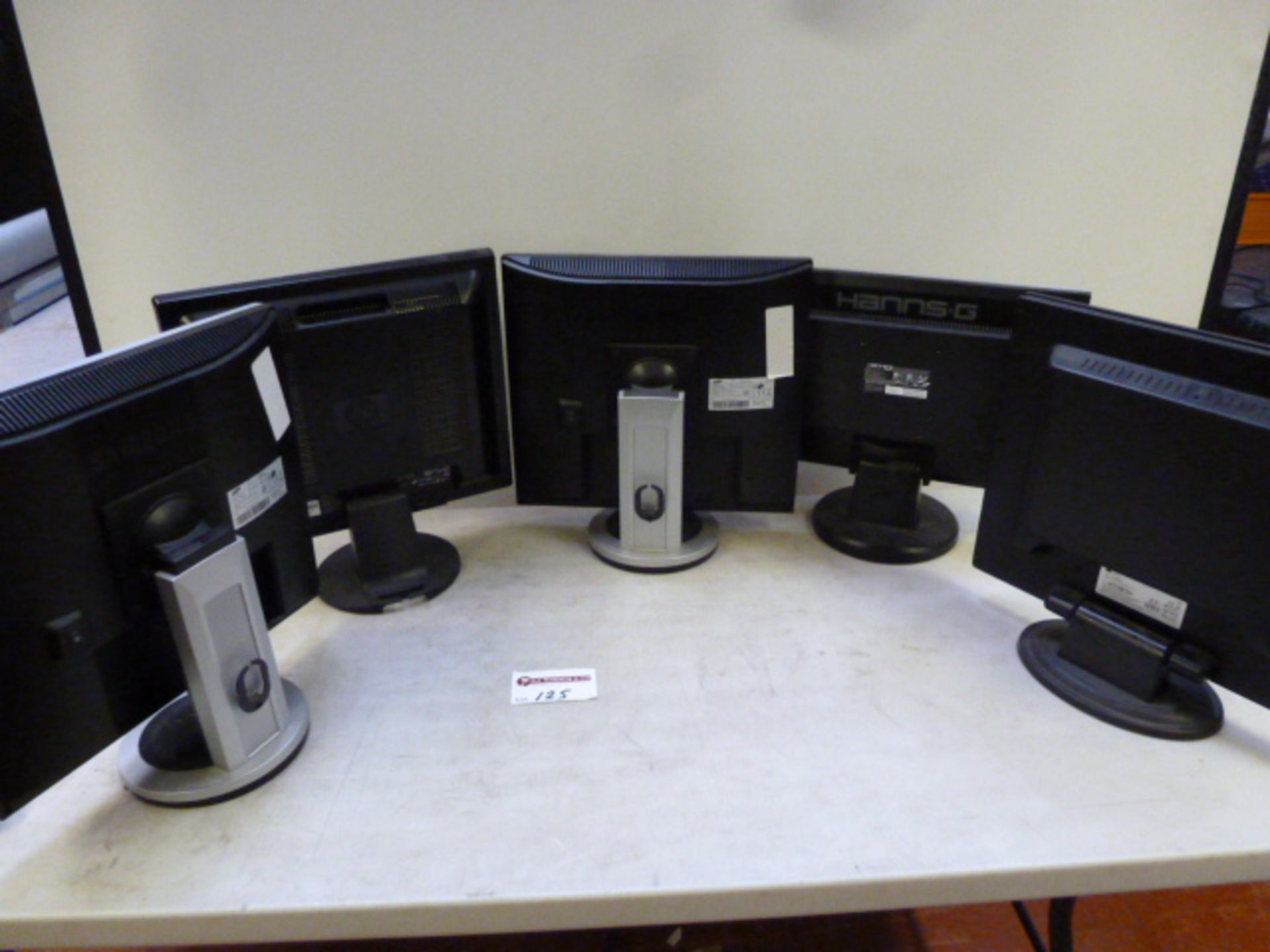 5 x Assorted 19" Computer Monitors, 2 x Samsung, 1 x HP x 1 x Hanns-G & 1 x Yuraku. (As Viewed) - Image 6 of 6