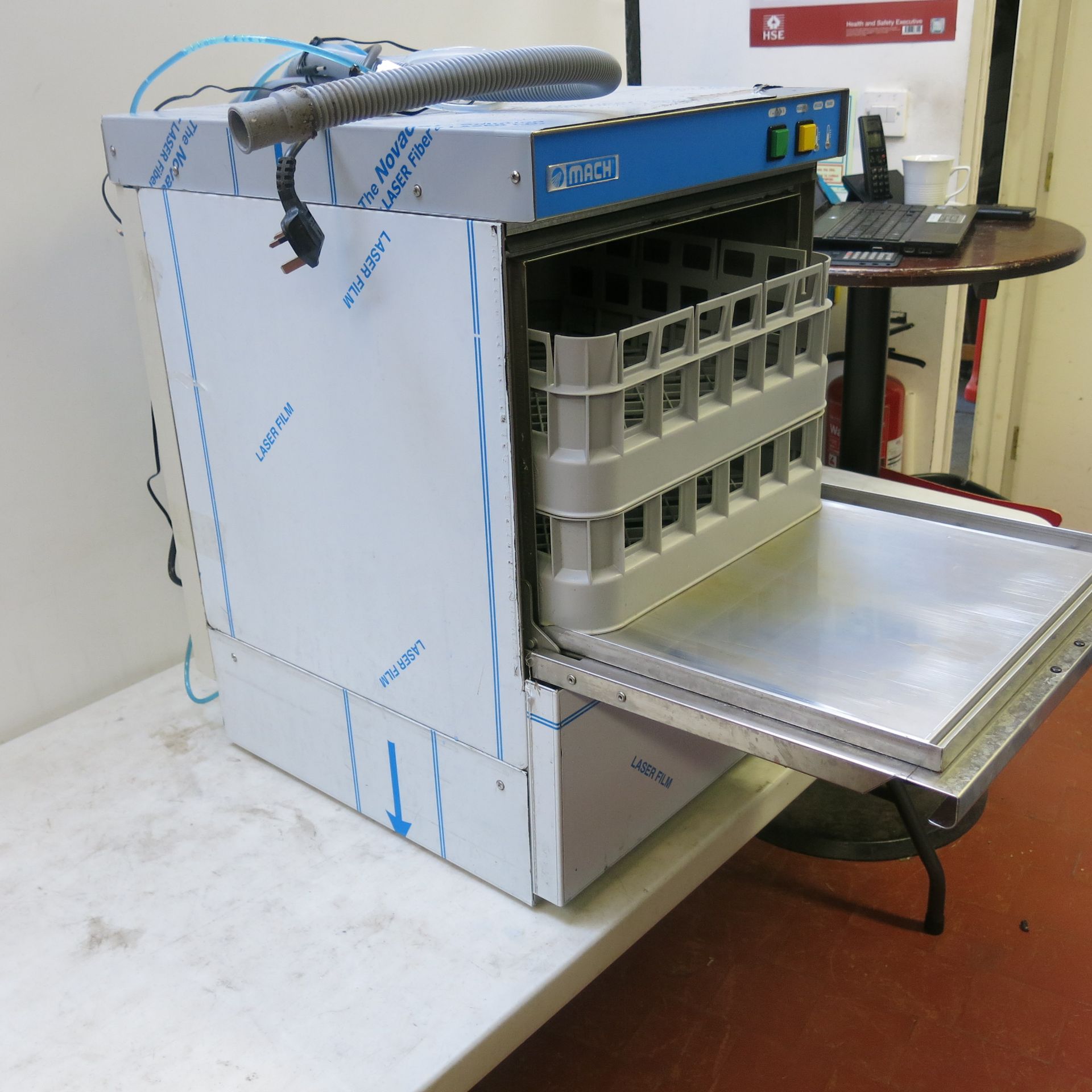 MACH Commercial High Speed Dishwasher, Model MB9240. Comes with 2 Trays. - Image 5 of 6