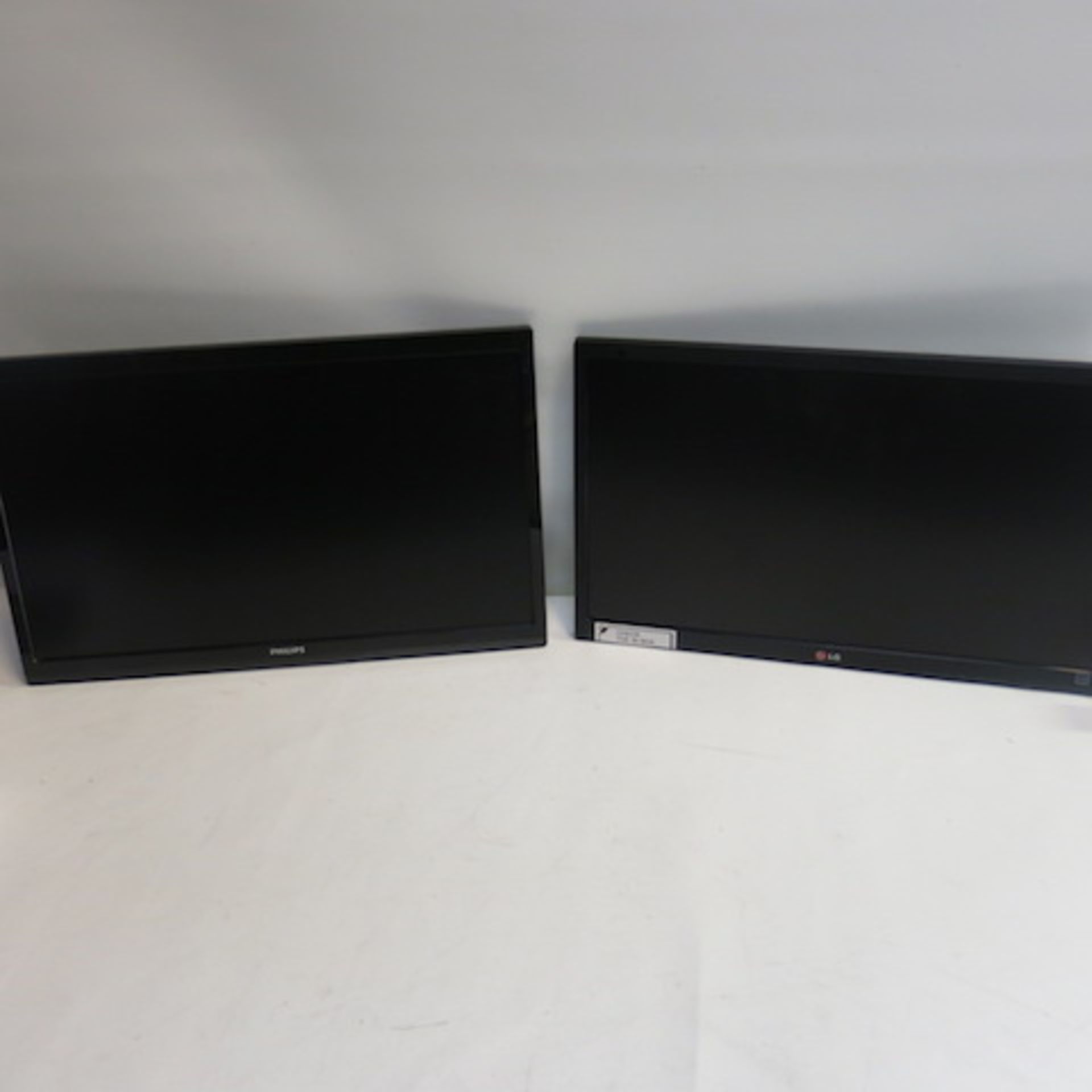 1 x Philips 24" & 1 x LG 23" TFT Monitors with Power & AV Cables