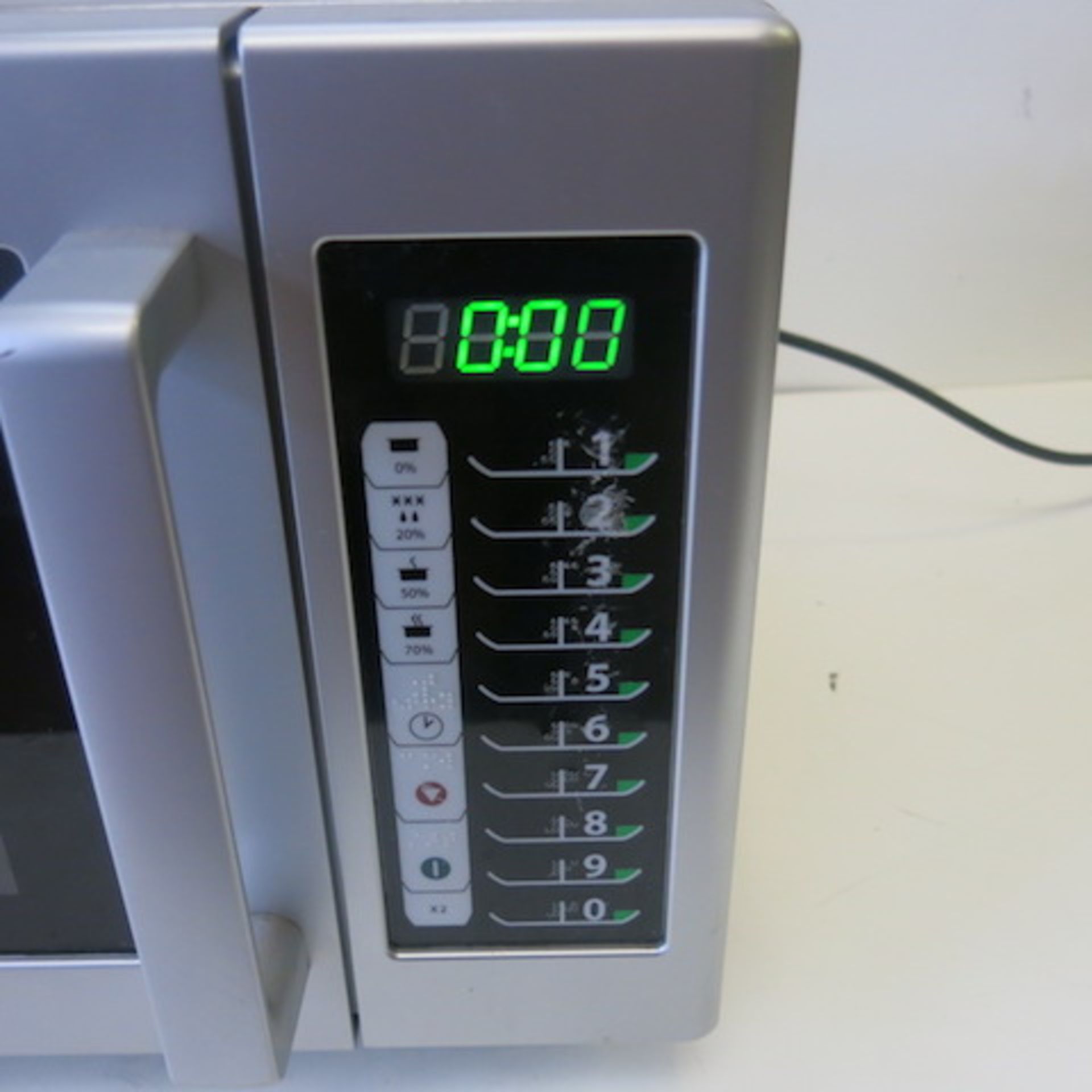 Menumaster Commercial 1550w Microwave, Model RMS510TS - Image 2 of 6