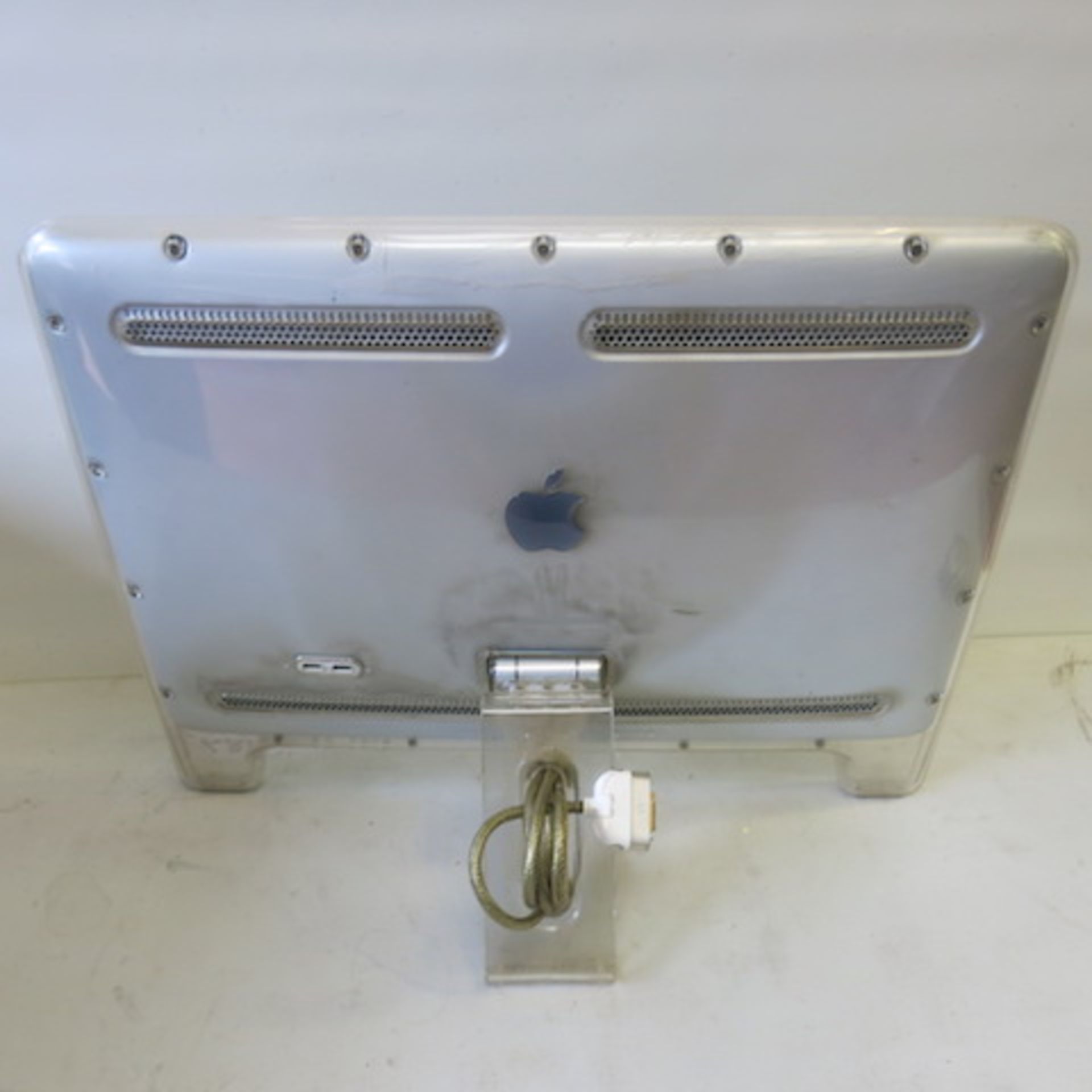 Apple 22" Cinema Display, Model M8149. Comes with Apple External PSU & DVI to ADC Adaptor - Image 3 of 5