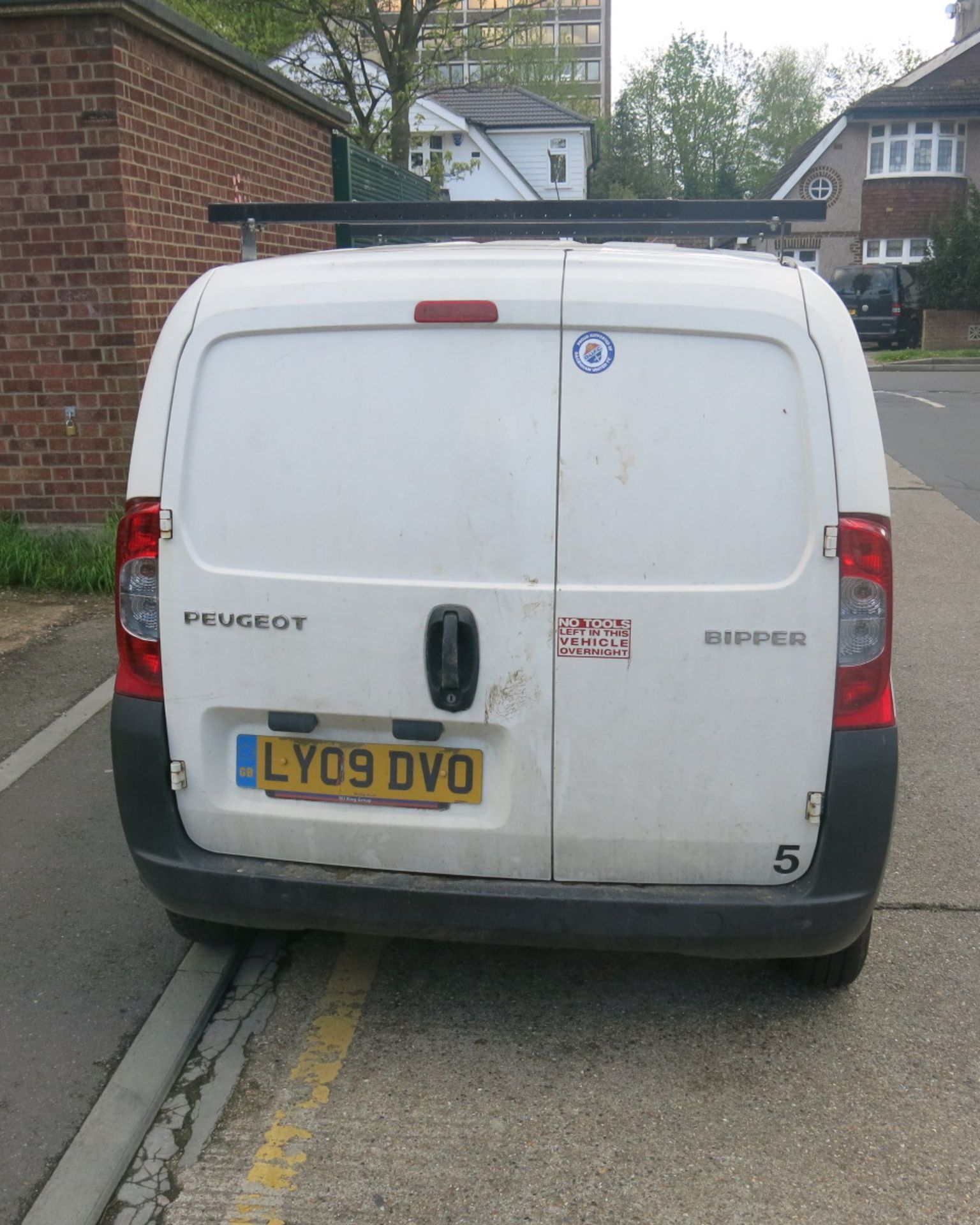 LY09 DVO: Peugeot Bipper S HDi, Car Derived Van. Manual, 5 Gears, Diesel, 1399cc. - Image 6 of 10