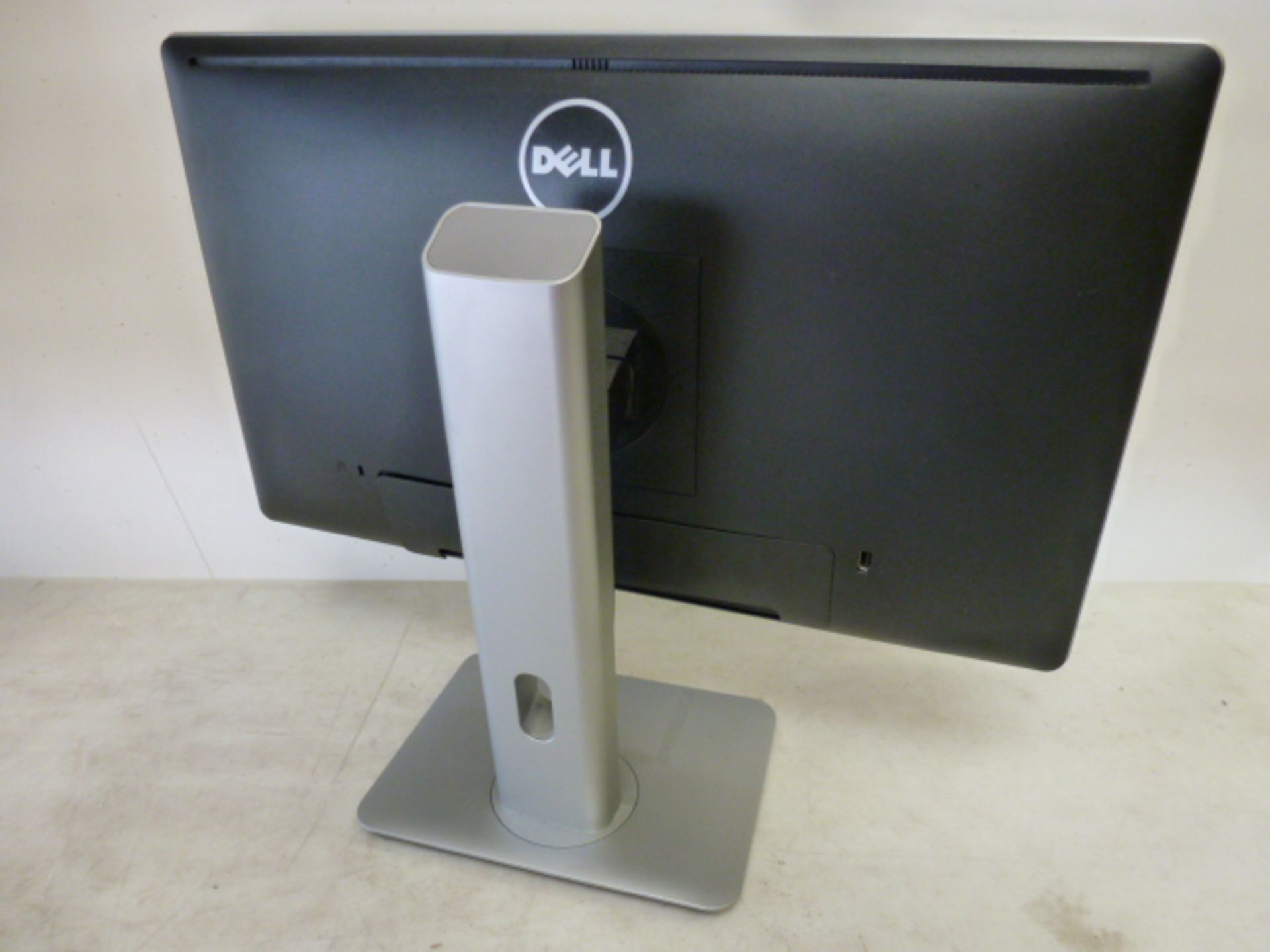 Dell 22" Widescreen LCD Monitor Model P2214Hb. Comes with Power Supply & VGA - Image 2 of 2