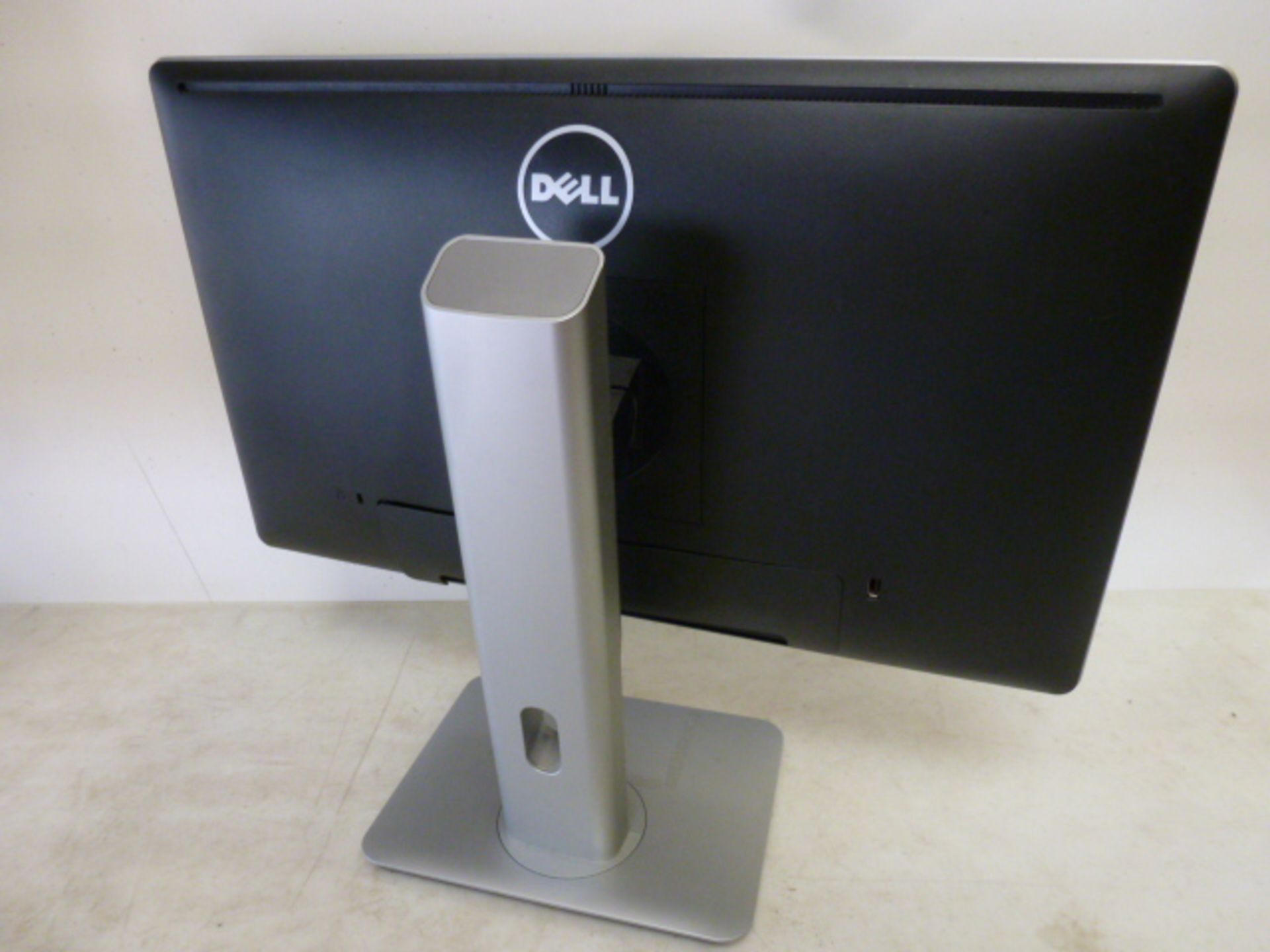 Dell 22" Widescreen LCD Monitor Model P2214Hb. Comes with Power Supply & VGA - Image 2 of 2