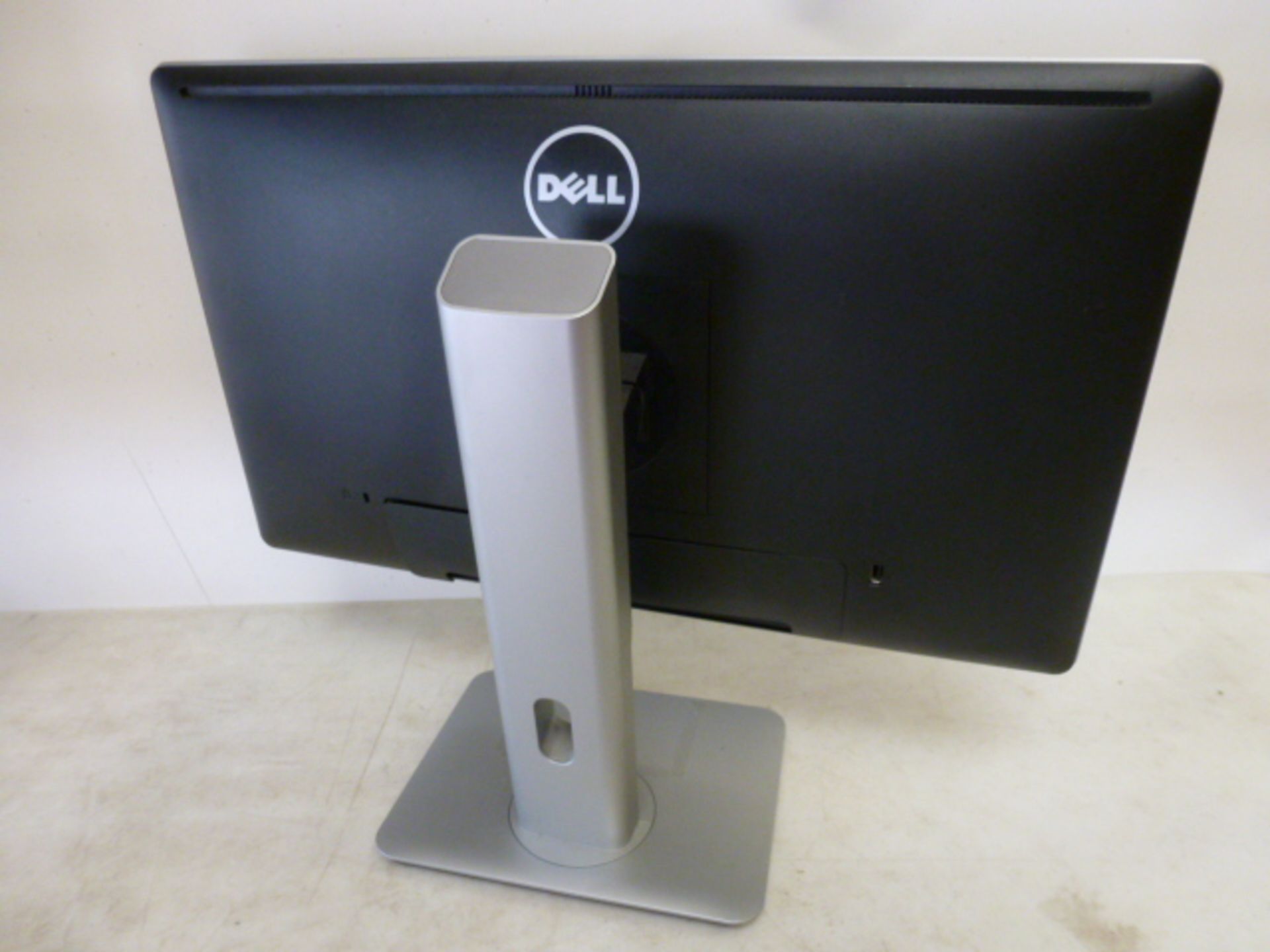 Dell 22" Widescreen LCD Monitor Model P2214Hb. Comes with Power Supply & VGA - Image 2 of 2