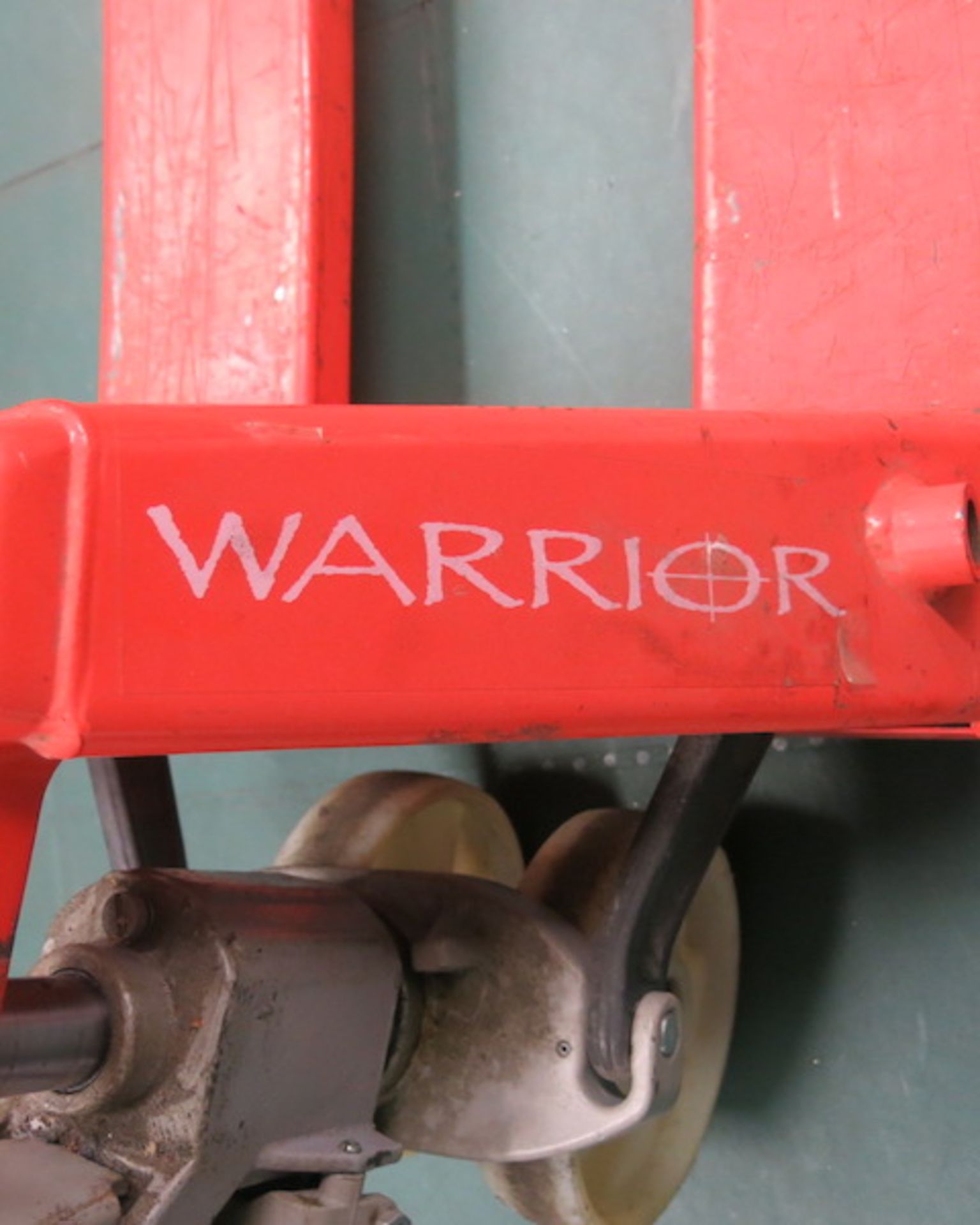 Warrior 2500kg Pallet Truck - Image 2 of 4