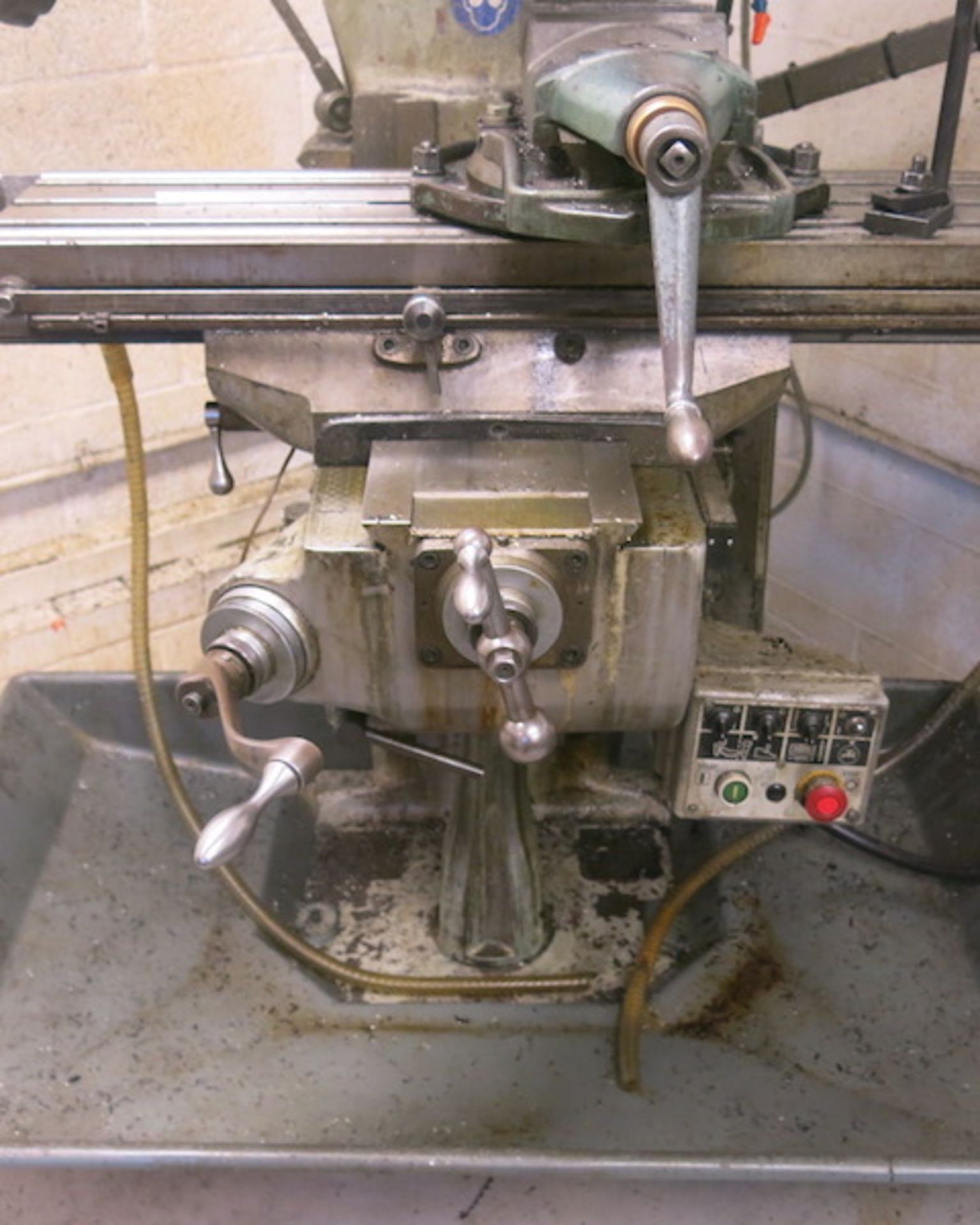 Bridgeport Universal Milling Machine, 42" x 9" Table, S/N 418870486W. Complete with Machine Vice, - Image 7 of 15