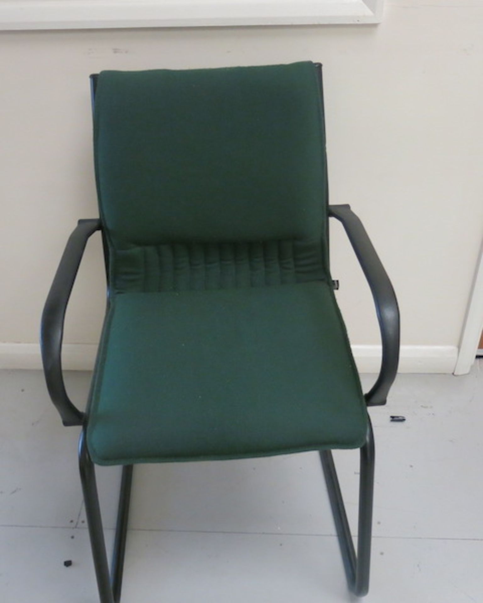 8 x Bottle Green Cantilever Meeting Chairs - Image 3 of 4