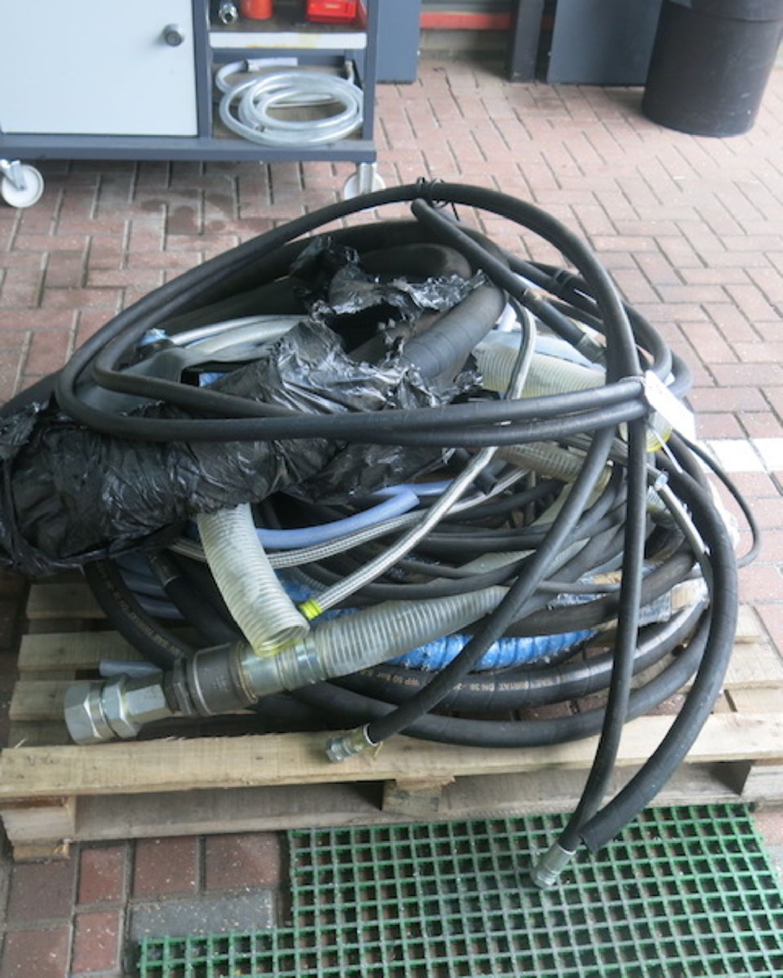 A Pallet of Assorted Hydraulic Hoses (As Viewed/Pictured) - Image 5 of 5