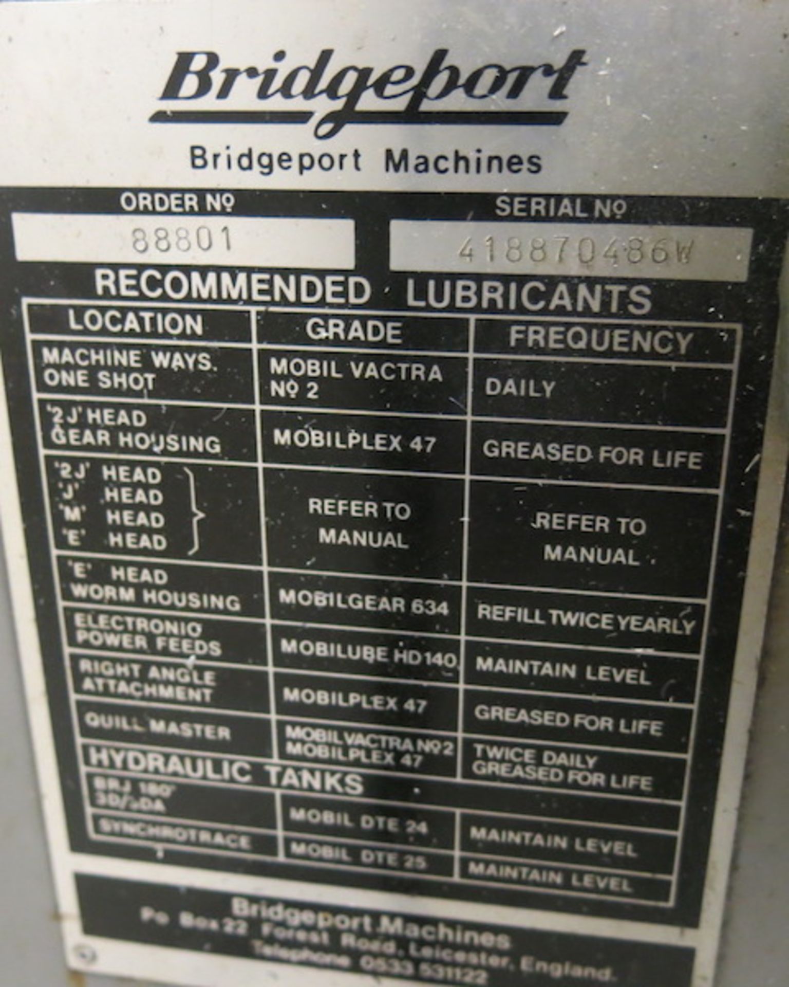 Bridgeport Universal Milling Machine, 42" x 9" Table, S/N 418870486W. Complete with Machine Vice, - Image 3 of 15