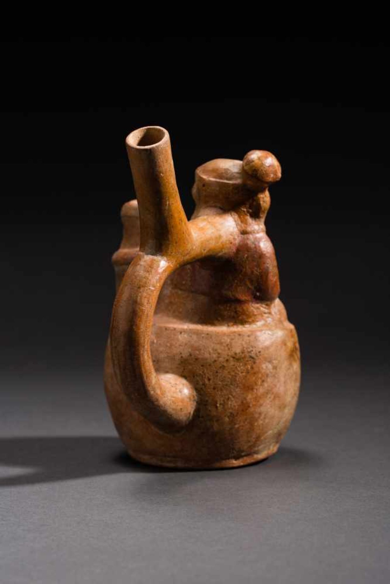 VESSEL WITH MAN AND WOMAN Terracotta. Moche, ca. 8th cent. (TL-tested) Small woman and large man - Image 4 of 5
